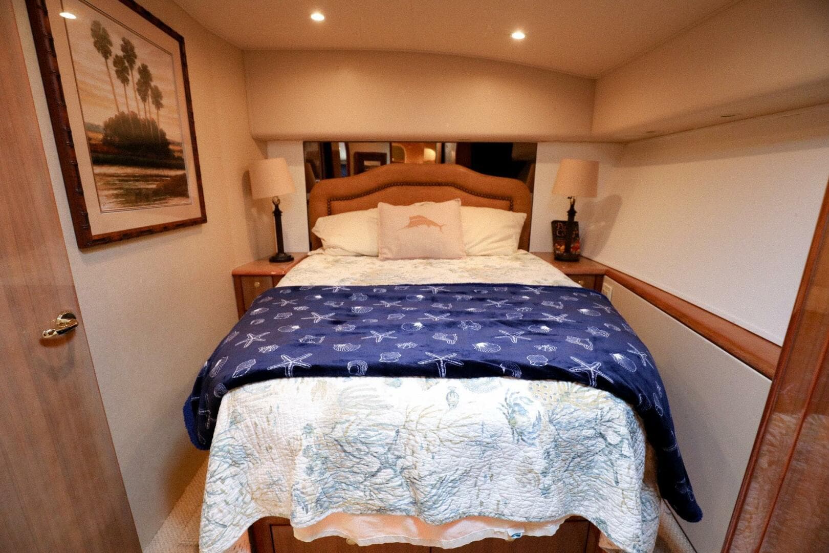 2005 Viking 48 Convertible — photo 22