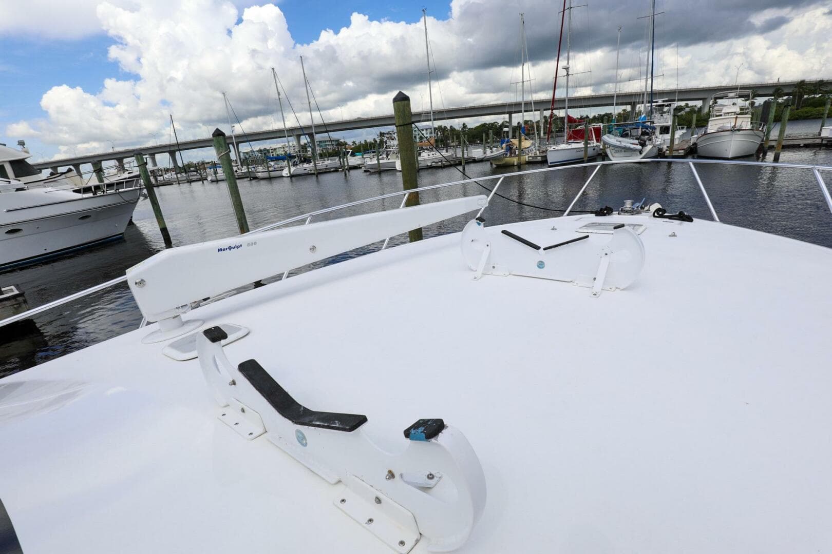 2005 Viking 48 Convertible — photo 7