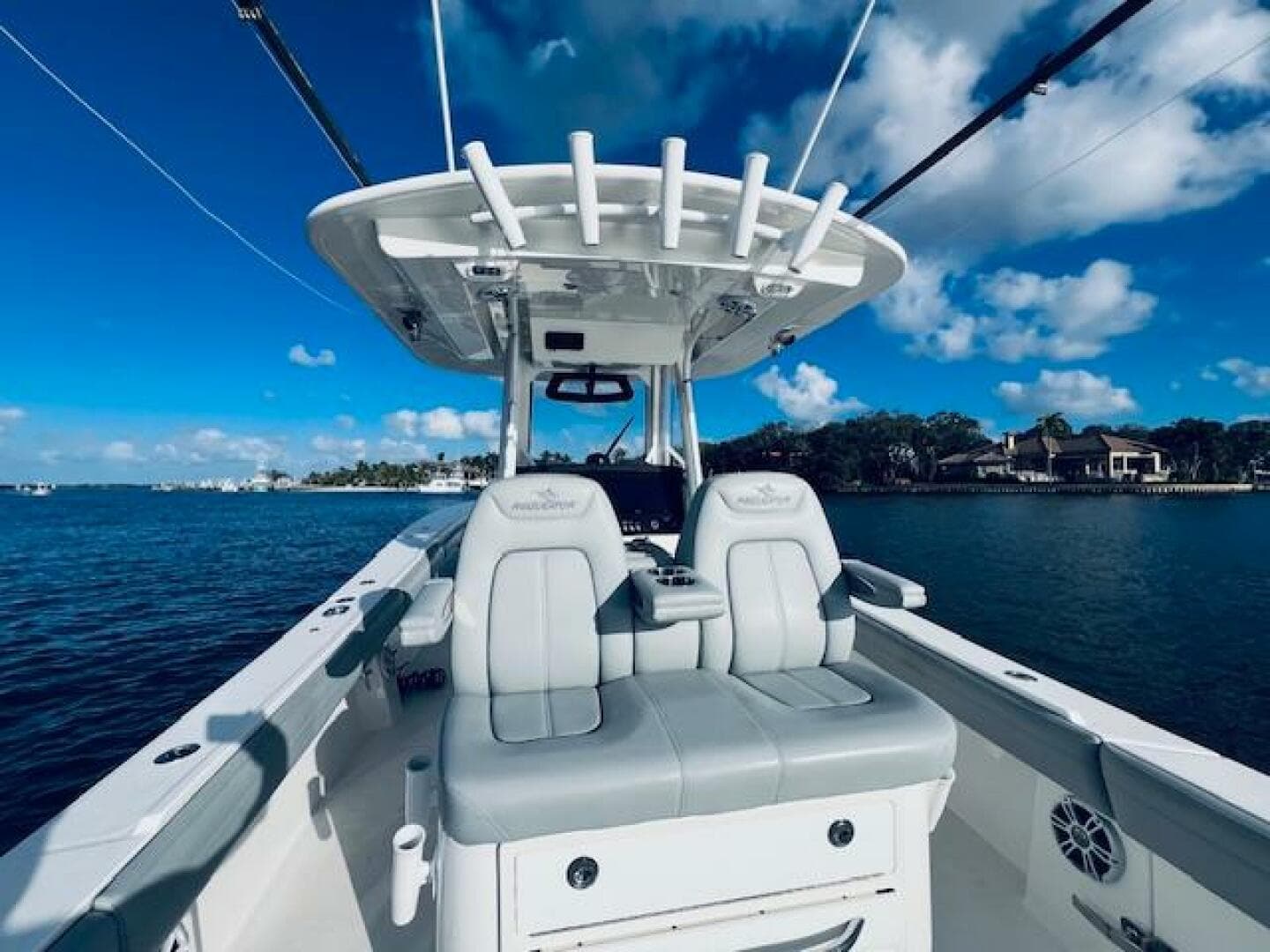 2021 Regulator 34 — photo 23