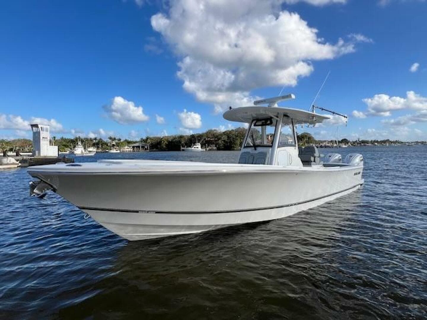 2021 Regulator 34 — photo 1