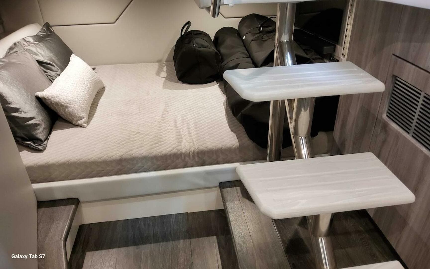 2024 Formula 430 Super Sport Crossover — photo 57