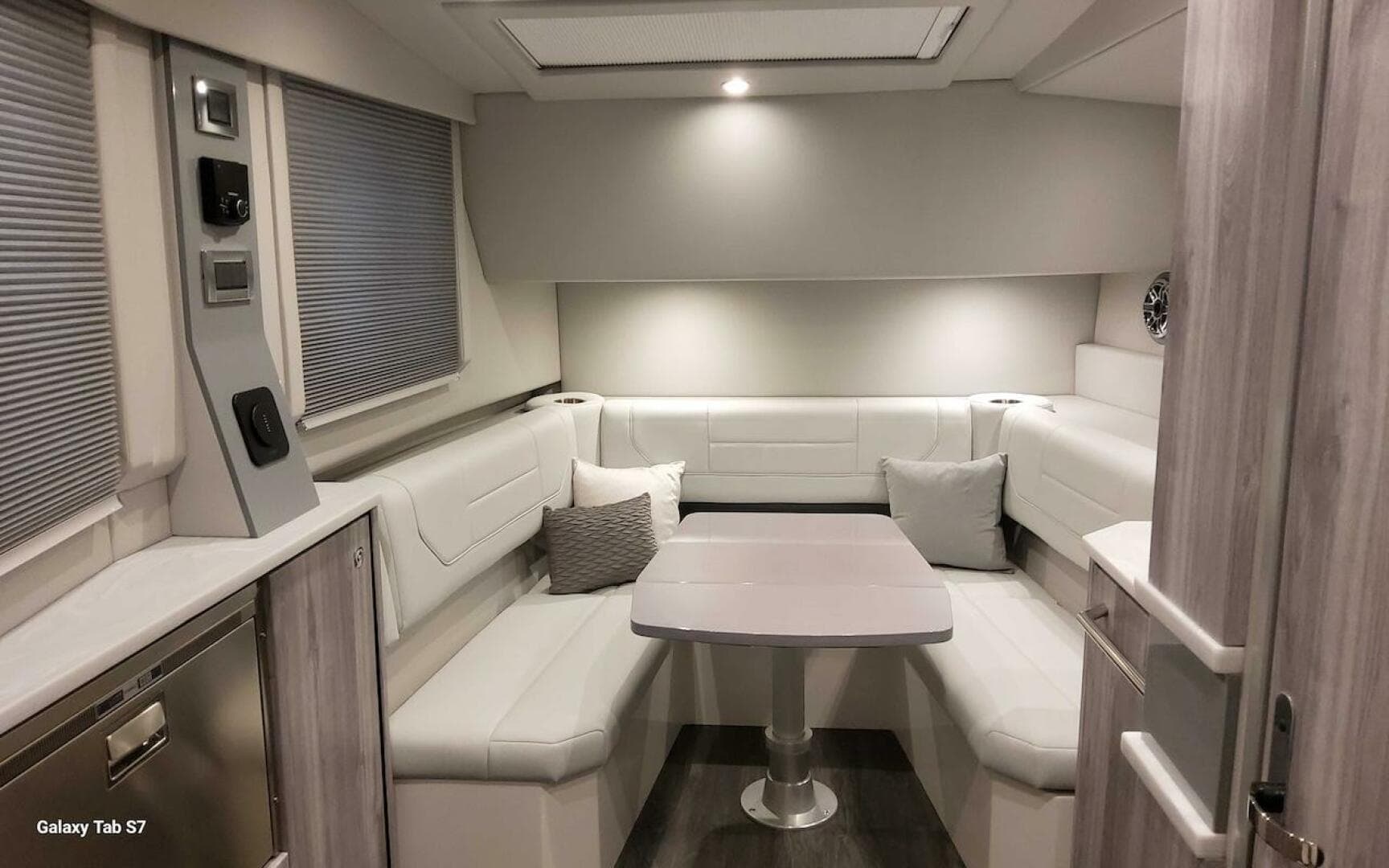 2024 Formula 430 Super Sport Crossover — photo 35