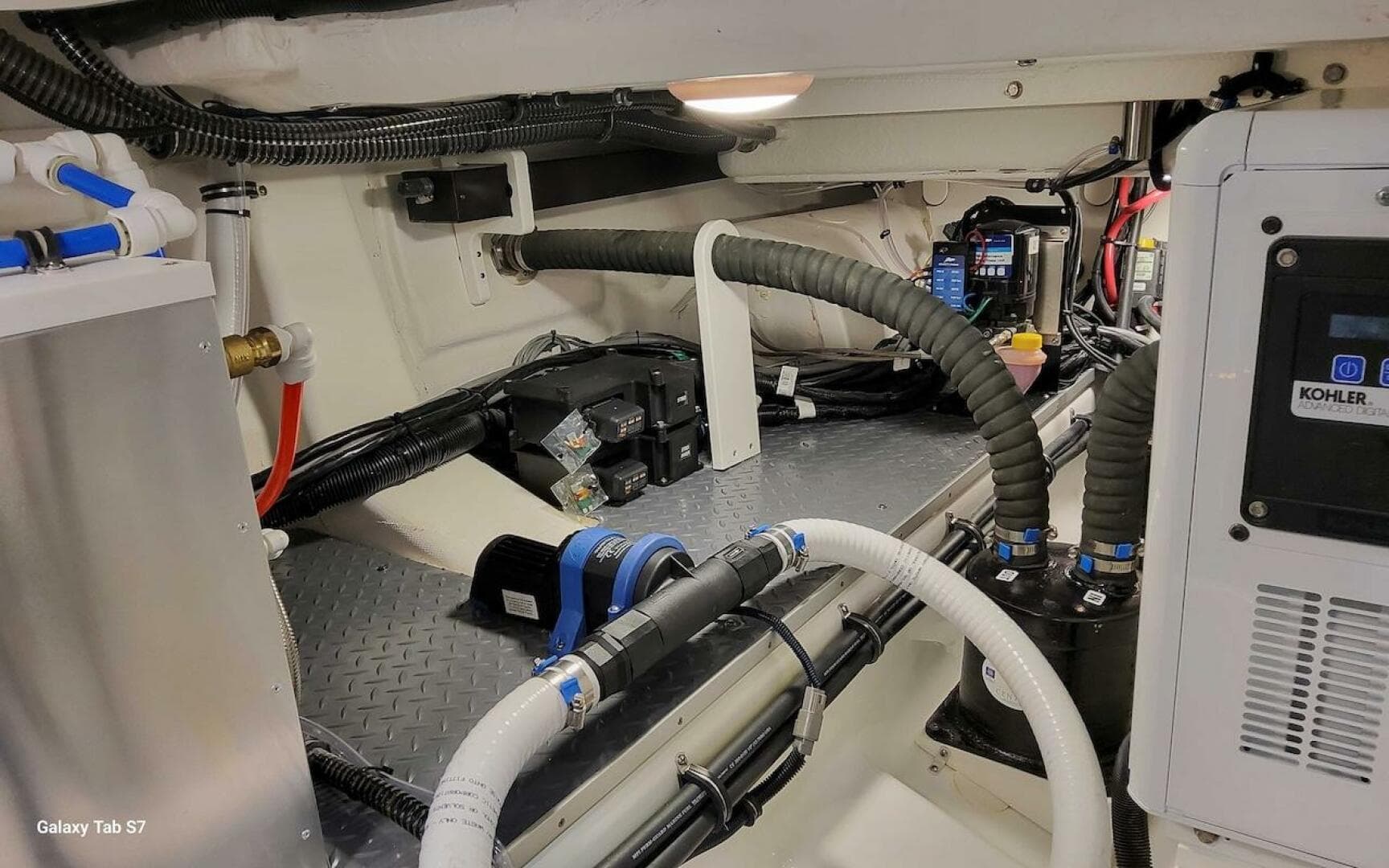 2024 Formula 430 Super Sport Crossover — photo 47