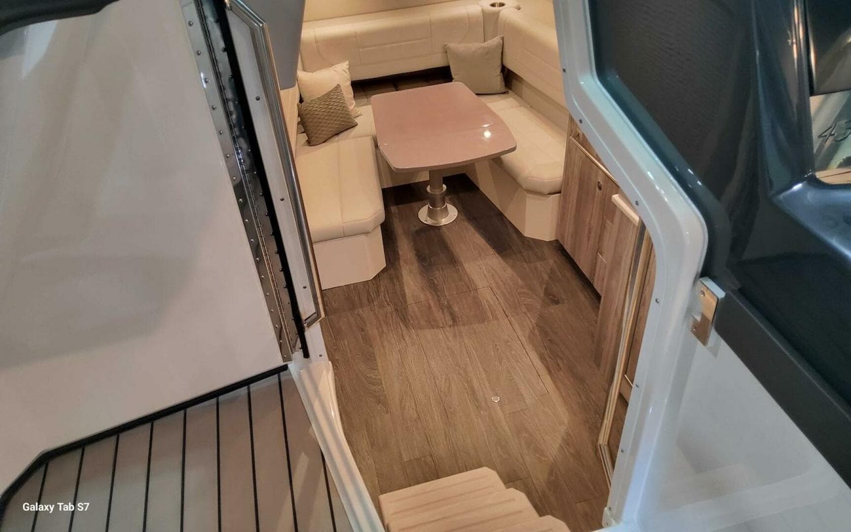 2024 Formula 430 Super Sport Crossover — photo 34