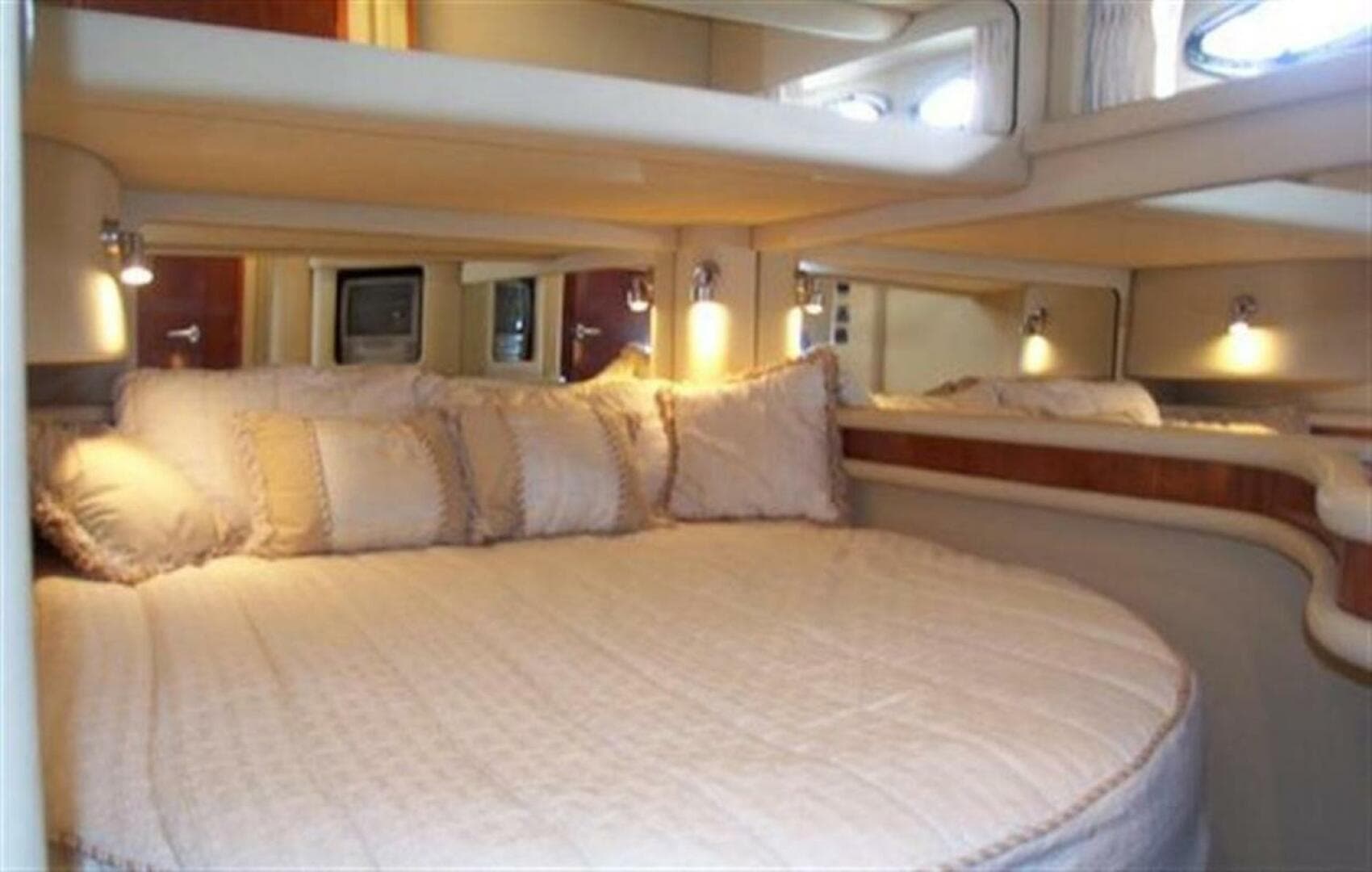 1998 Sea Ray 480 Sedan Bridge — photo 62