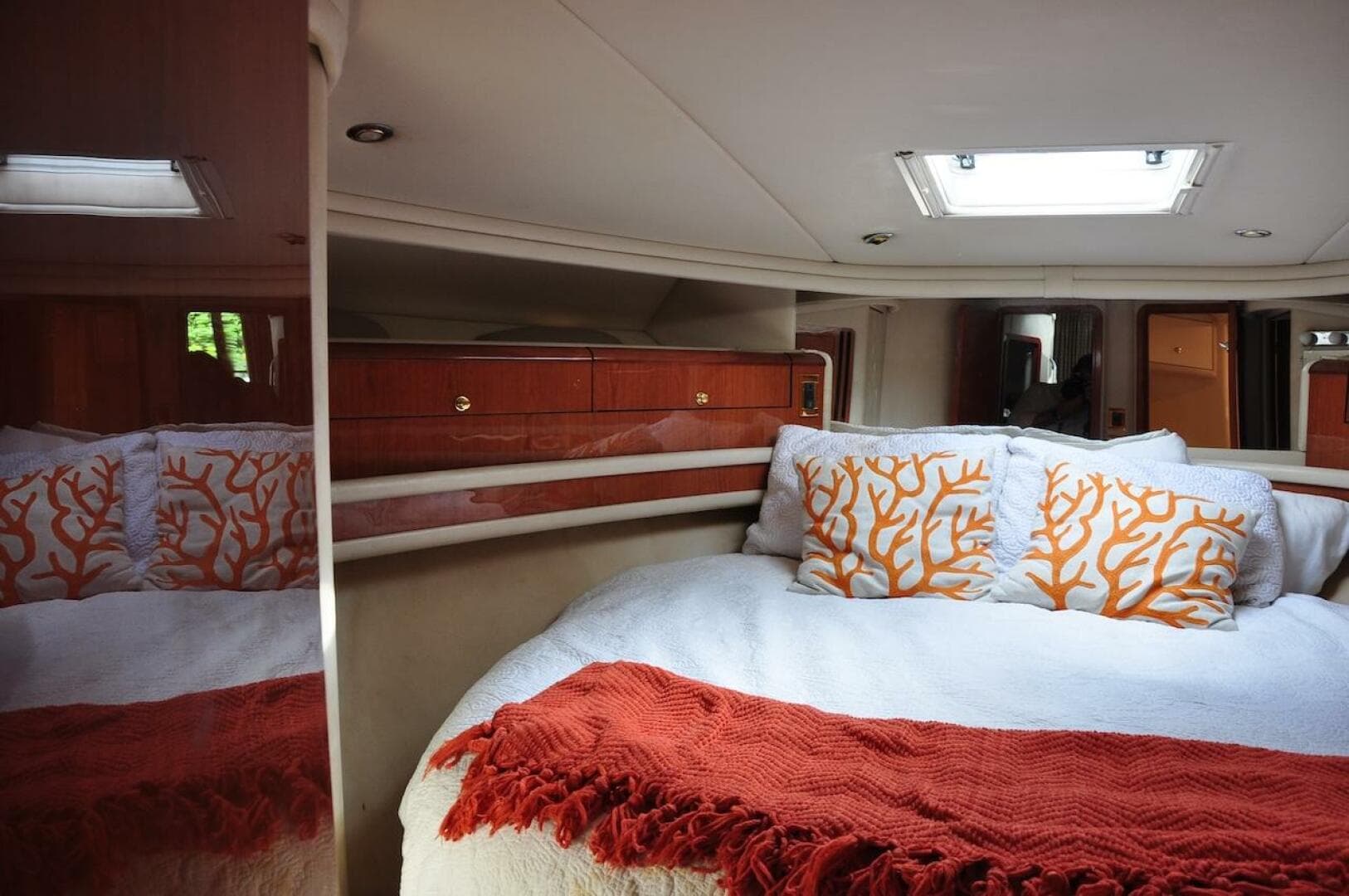 1998 Sea Ray 480 Sedan Bridge — photo 54