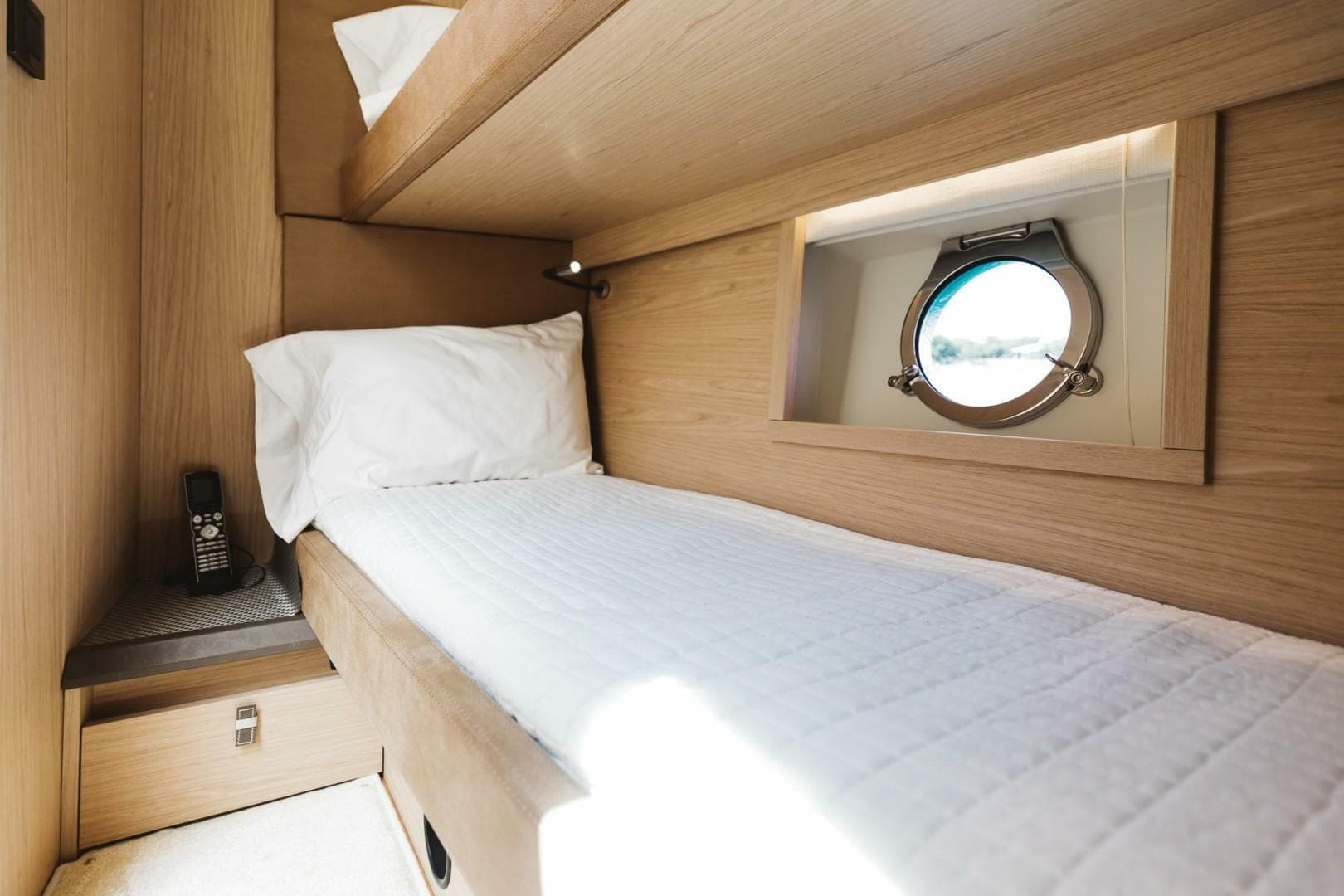 2015 Beneteau Monte Carlo 5 — photo 32