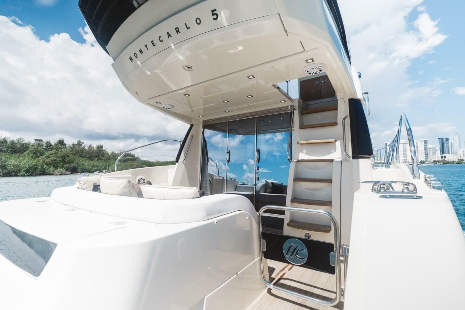 2015 Beneteau Monte Carlo 5 — photo 17