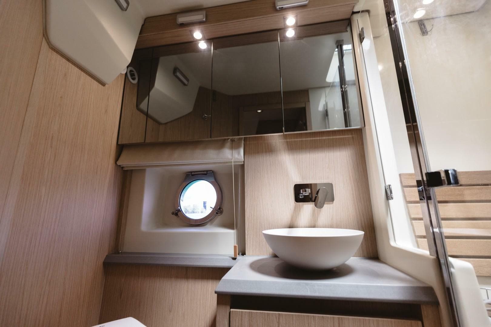 2015 Beneteau Monte Carlo 5 — photo 22