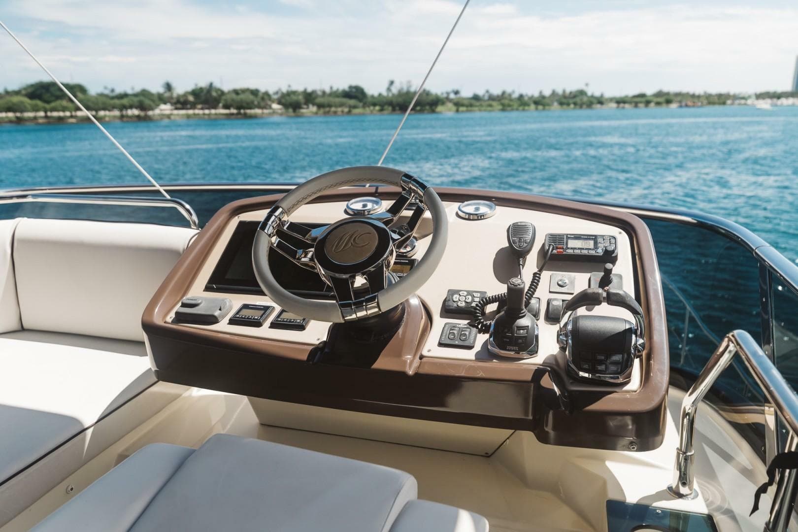 2015 Beneteau Monte Carlo 5 — photo 7