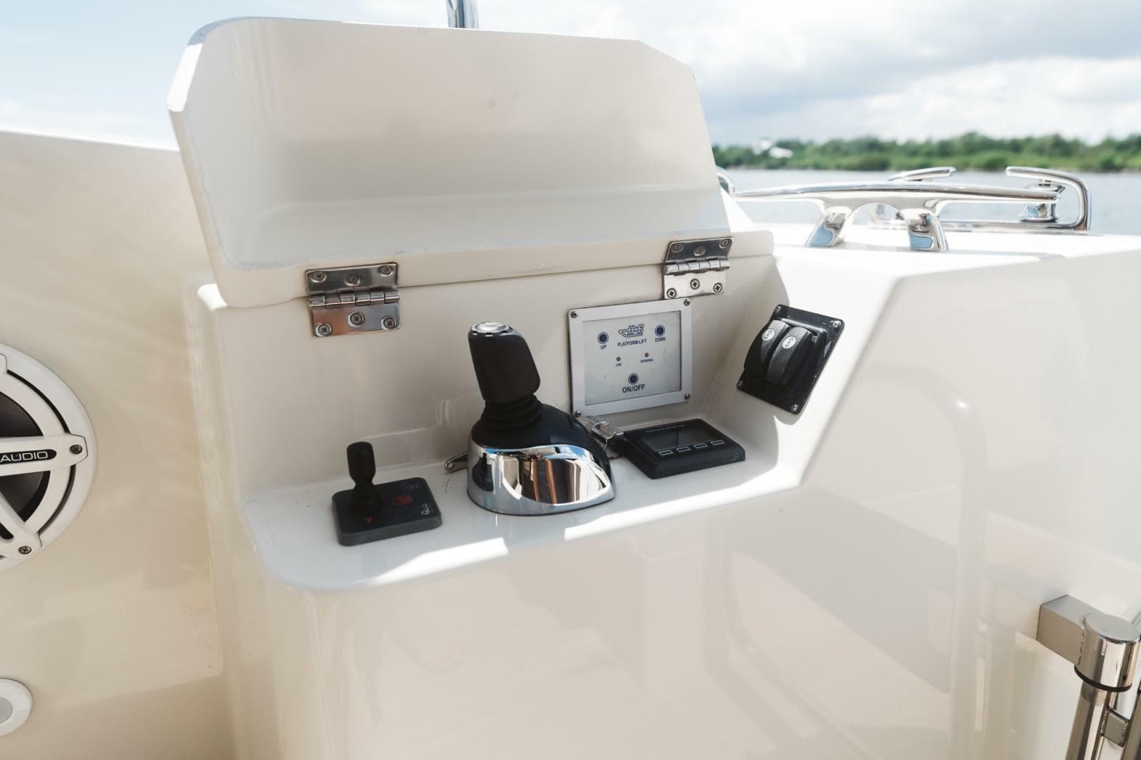 2015 Beneteau Monte Carlo 5 — photo 6