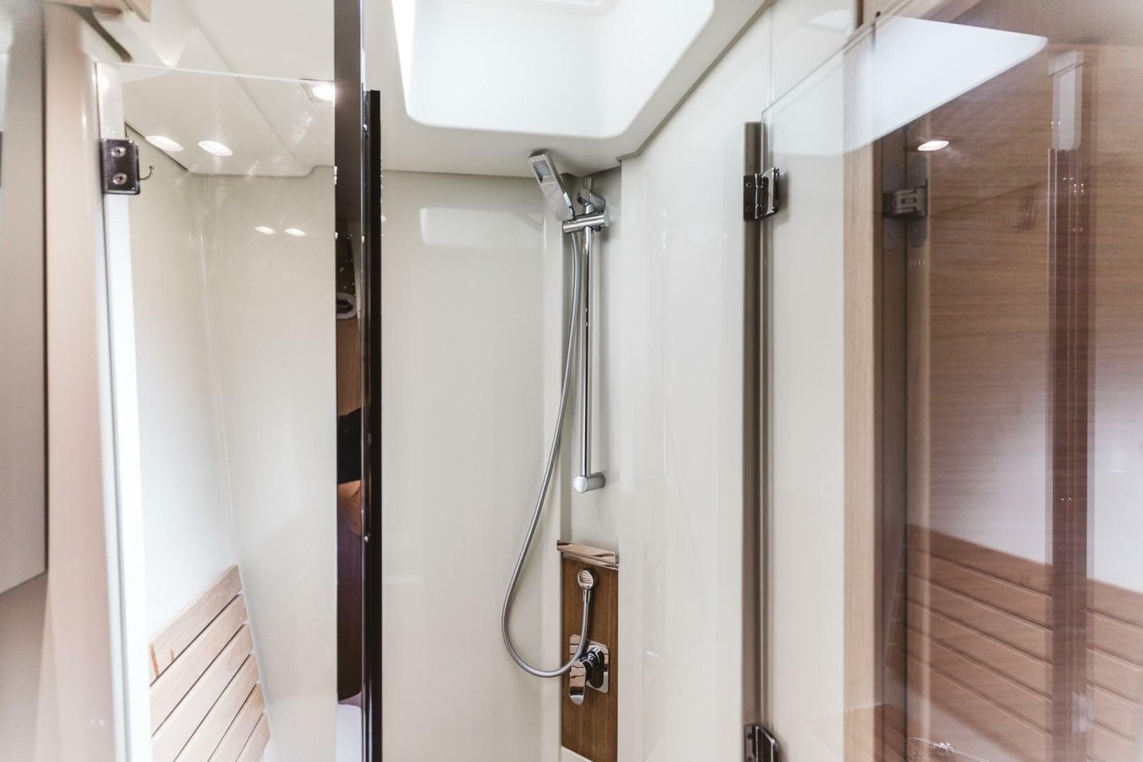 2015 Beneteau Monte Carlo 5 — photo 23