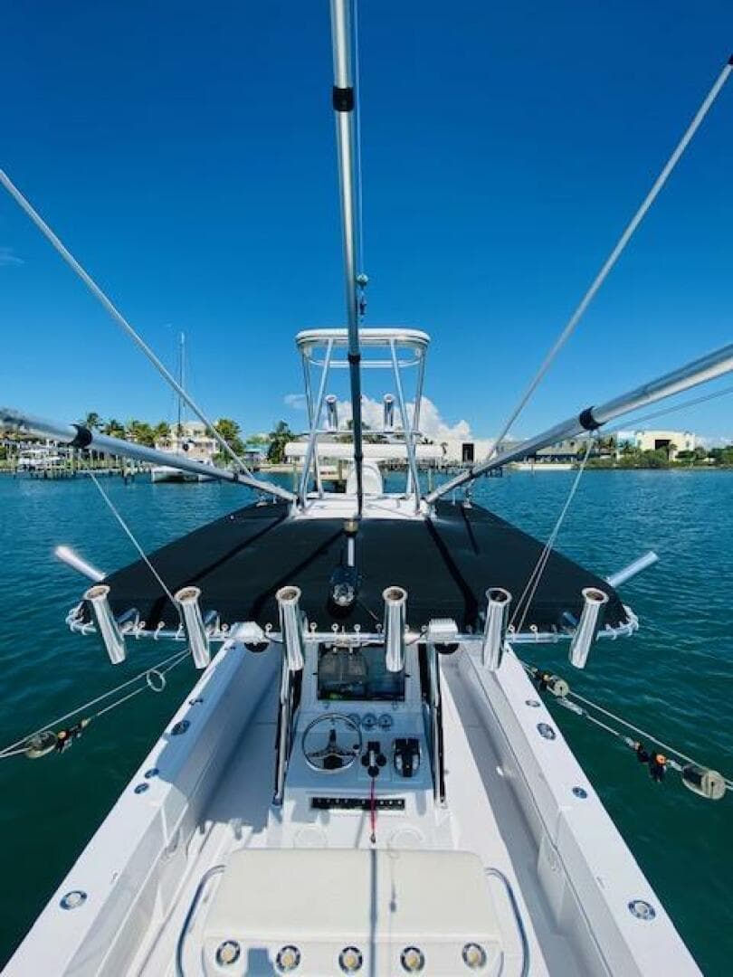 2004 Contender 31 Cuddy — photo 27