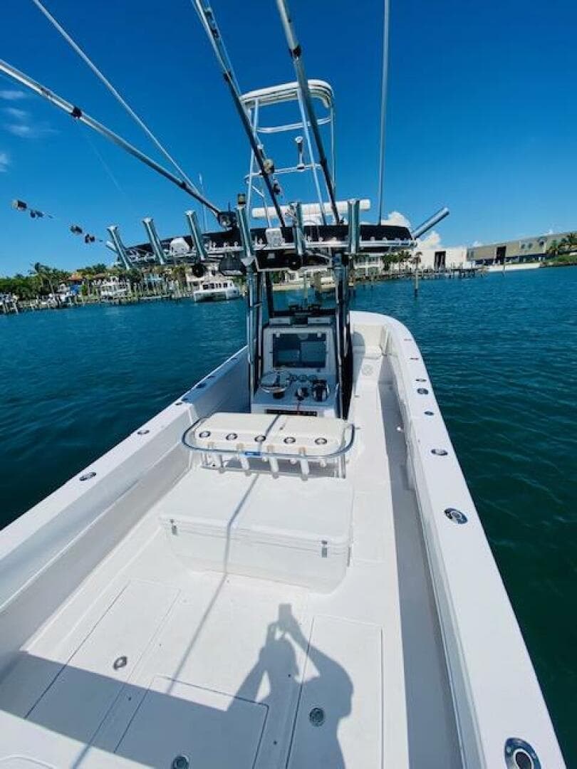 2004 Contender 31 Cuddy — photo 25