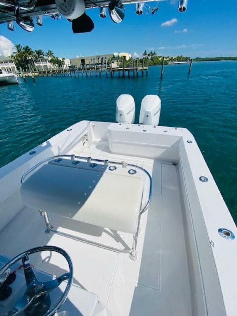 2004 Contender 31 Cuddy — photo 30