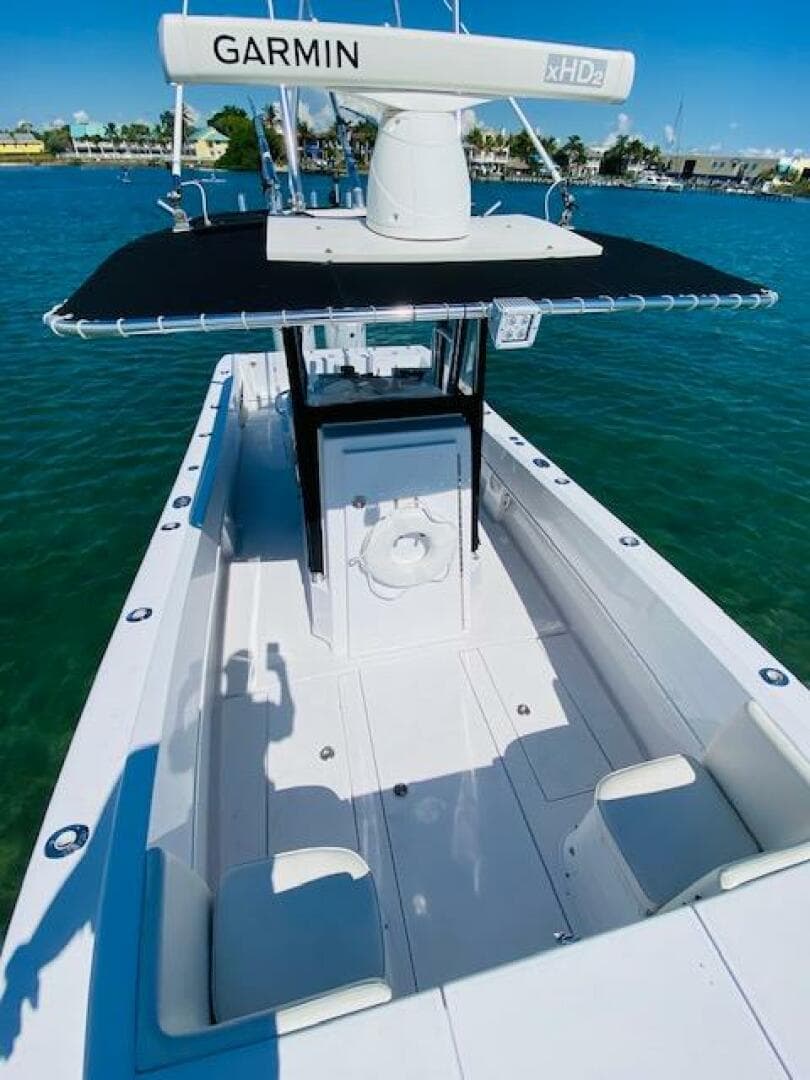 2004 Contender 31 Cuddy — photo 19