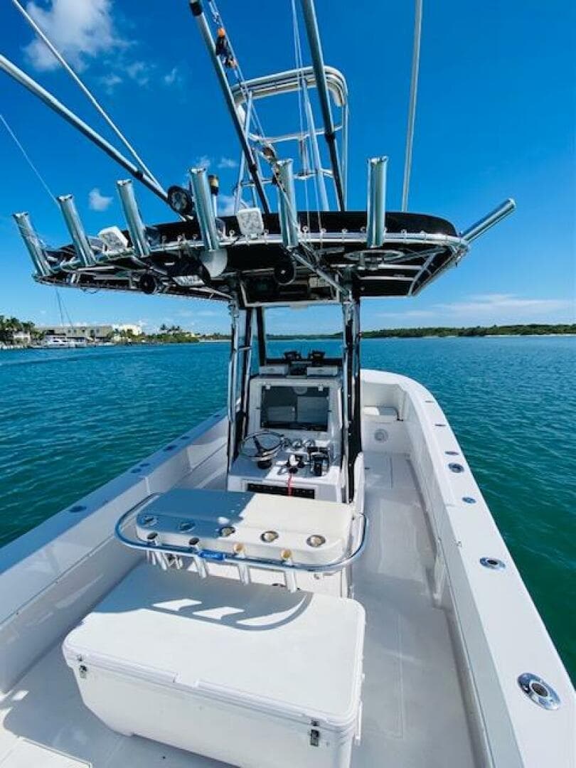 2004 Contender 31 Cuddy — photo 22