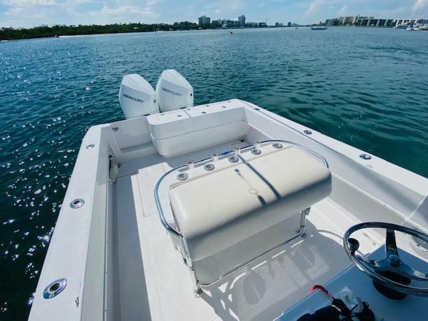 2004 Contender 31 Cuddy — photo 24