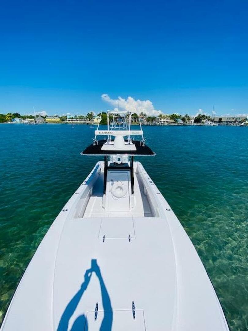 2004 Contender 31 Cuddy — photo 16