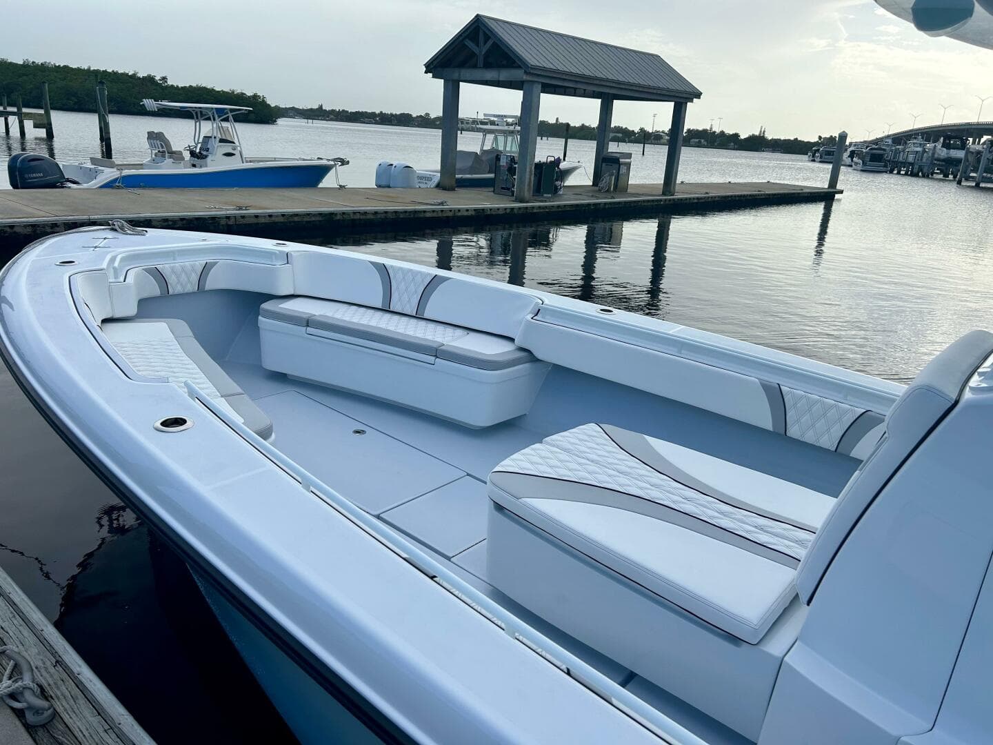 2024 Contender 39 ST — photo 3