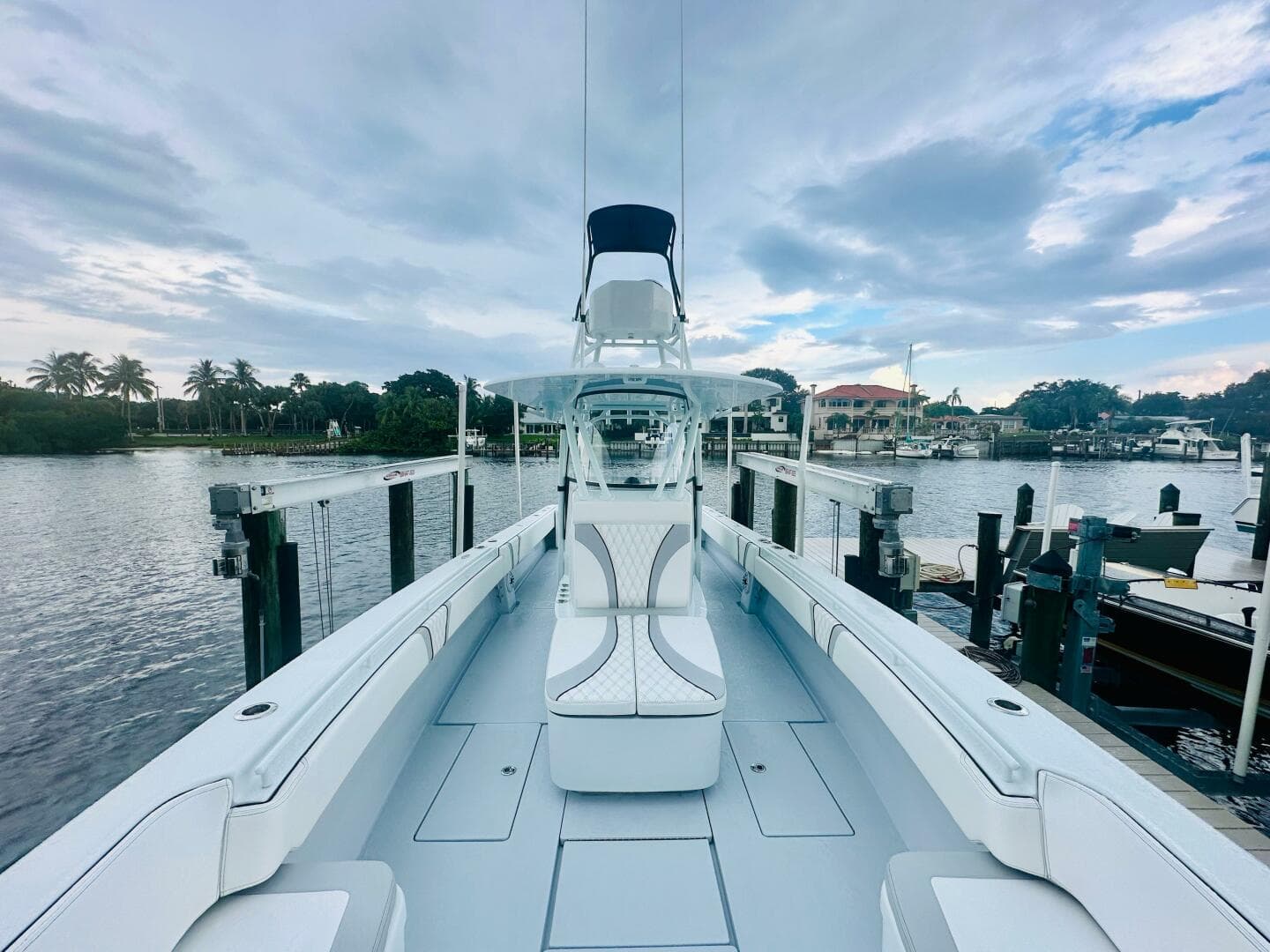 2024 Contender 39 ST — photo 10