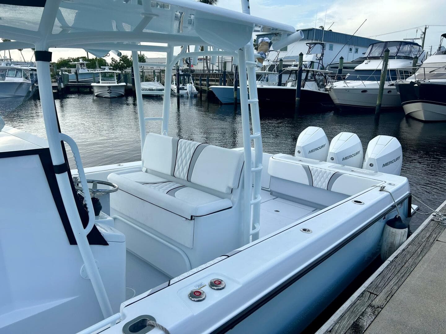 2024 Contender 39 ST — photo 4