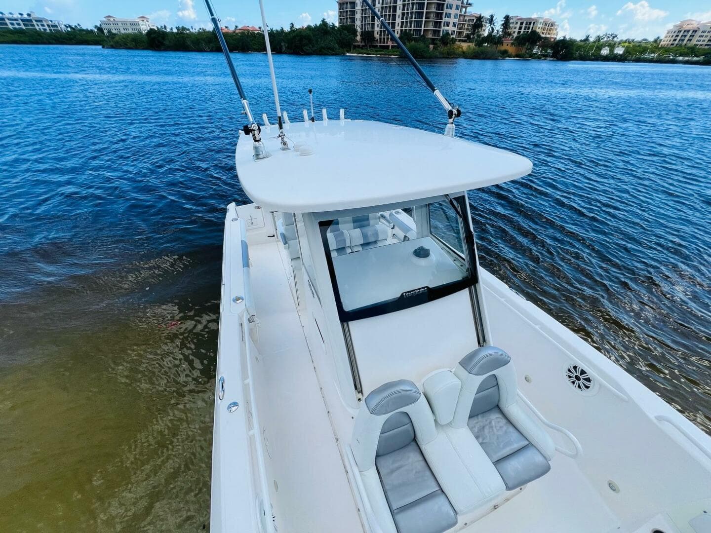 2012 Everglades 295 Center Console — photo 16