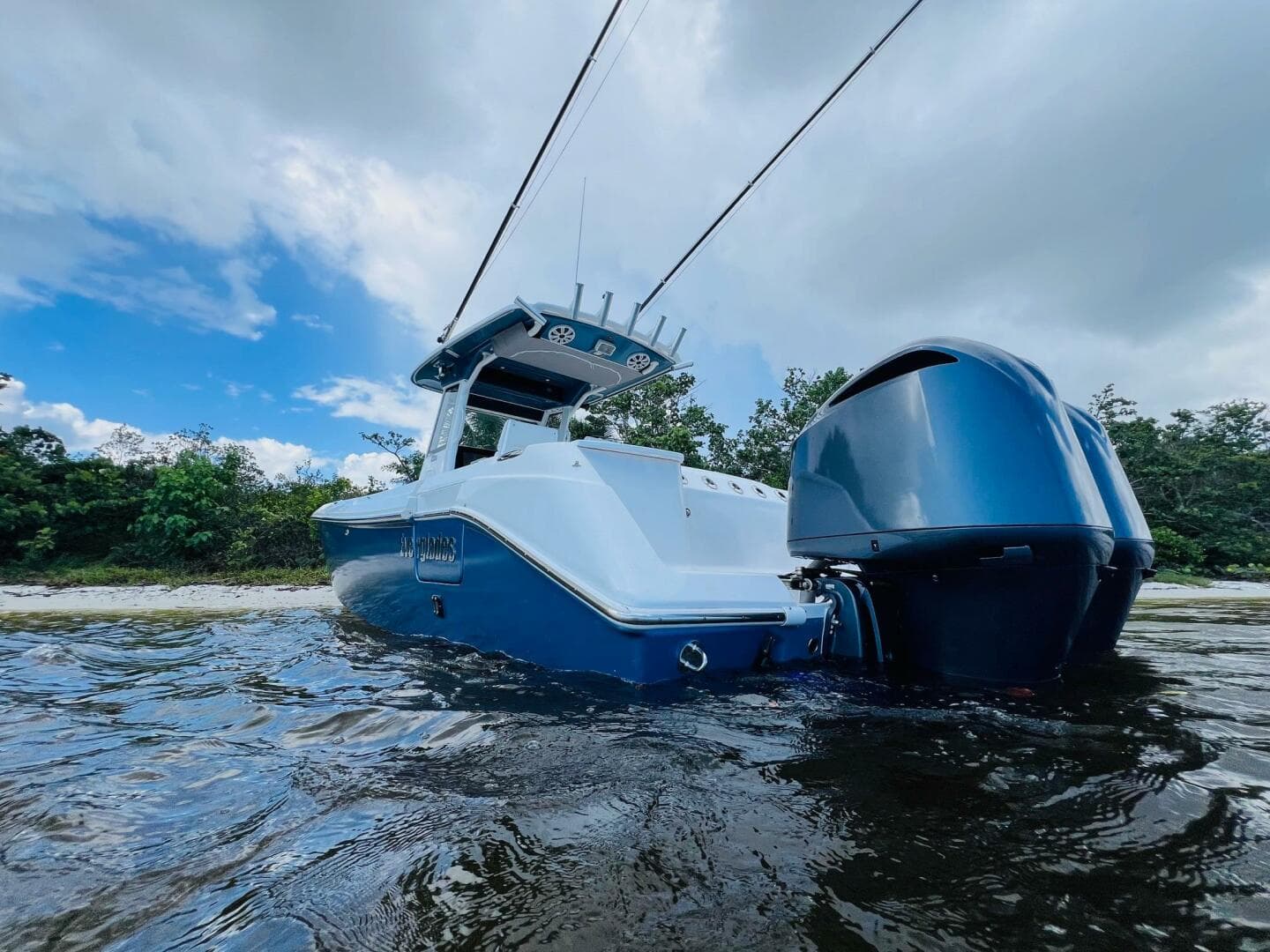 2012 Everglades 295 Center Console — photo 8