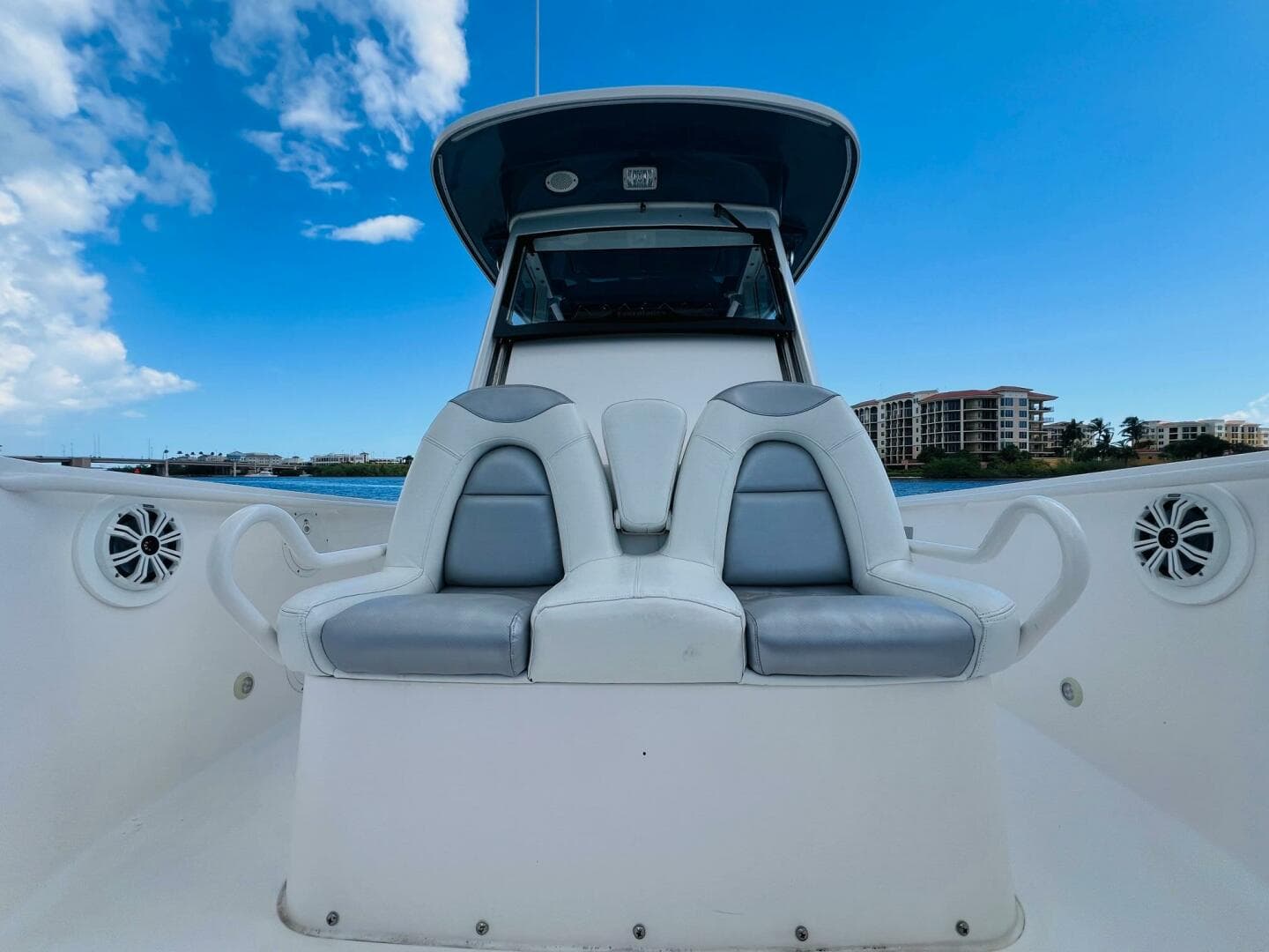 2012 Everglades 295 Center Console — photo 17