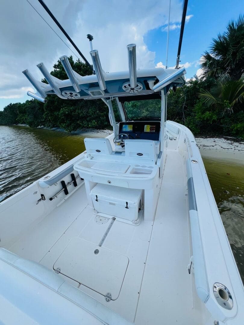 2012 Everglades 295 Center Console — photo 31