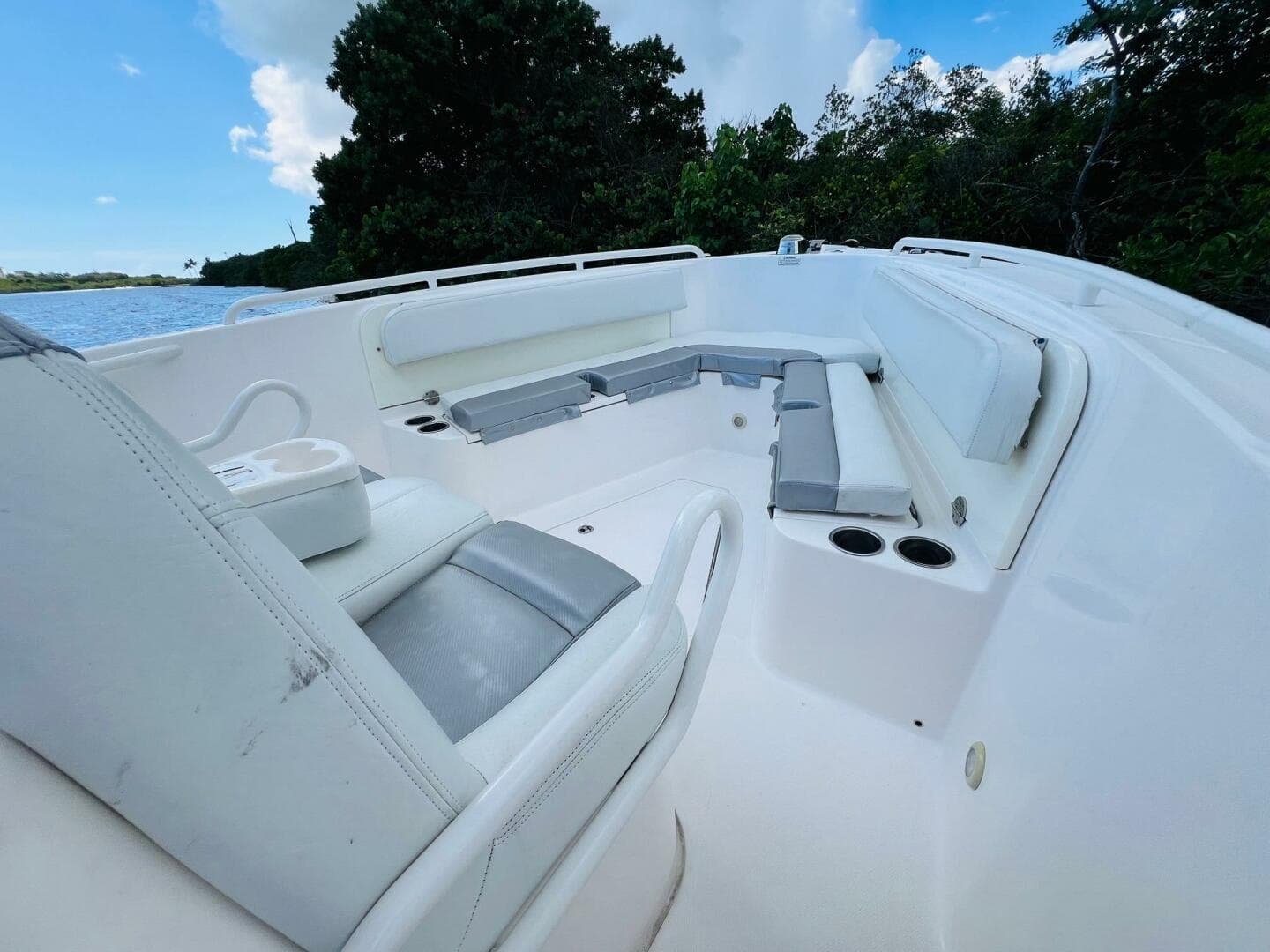 2012 Everglades 295 Center Console — photo 13