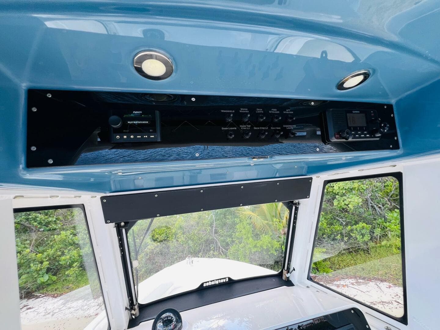 2012 Everglades 295 Center Console — photo 30