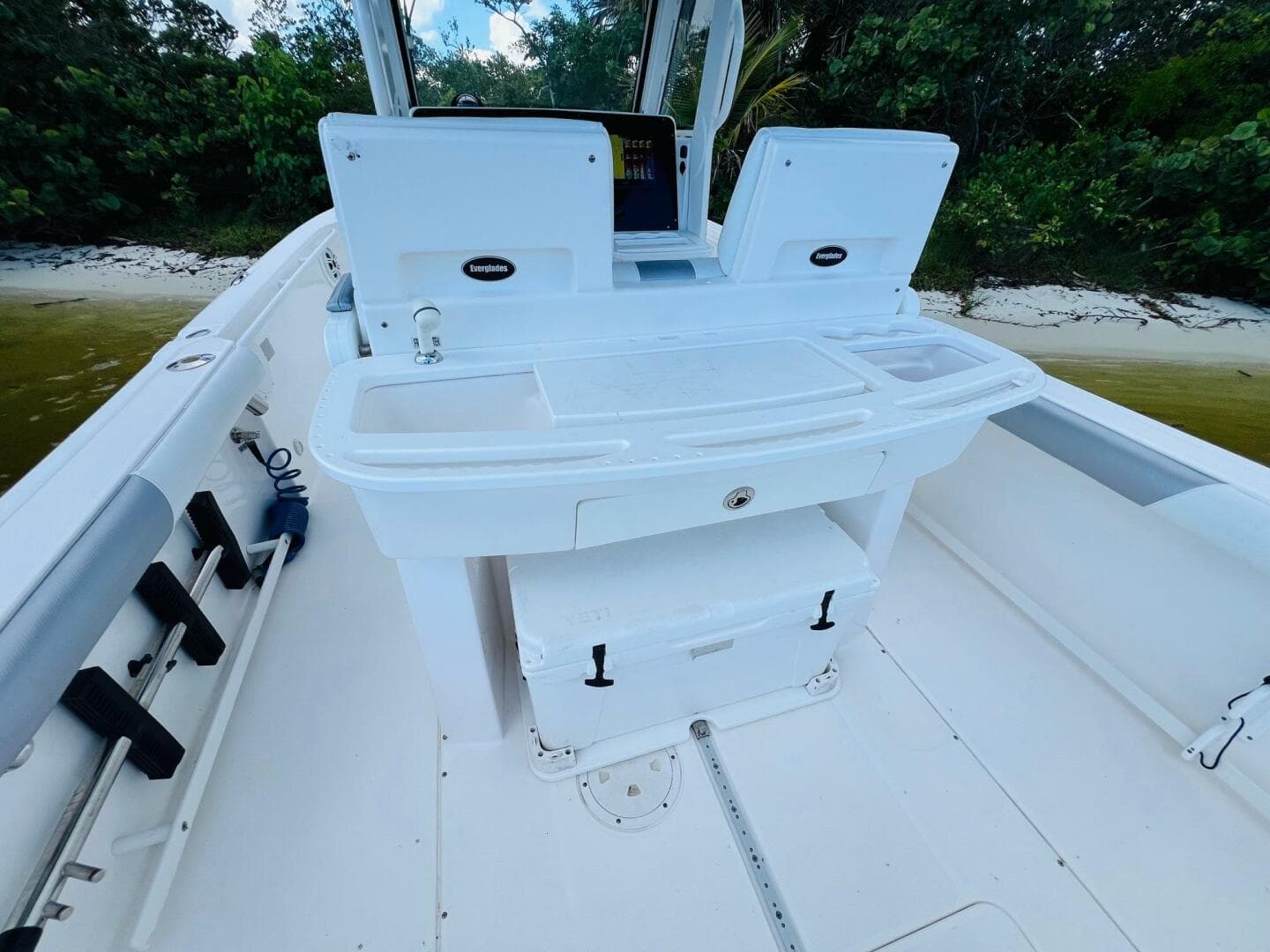 2012 Everglades 295 Center Console — photo 33