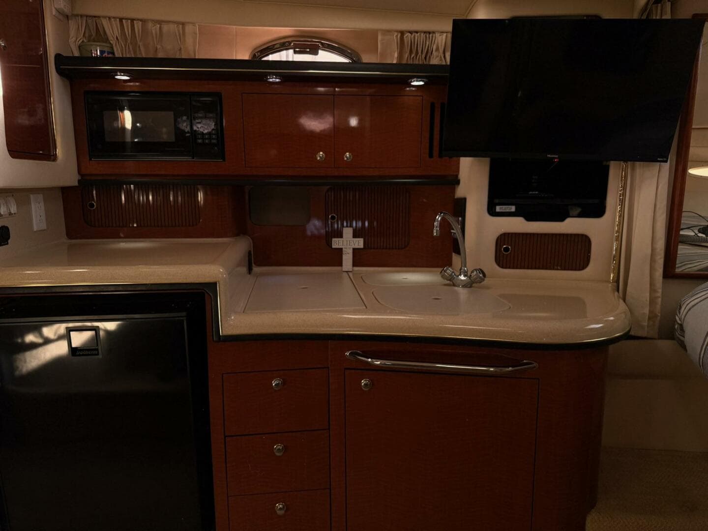 2002 Sea Ray 340 Sundancer — photo 23