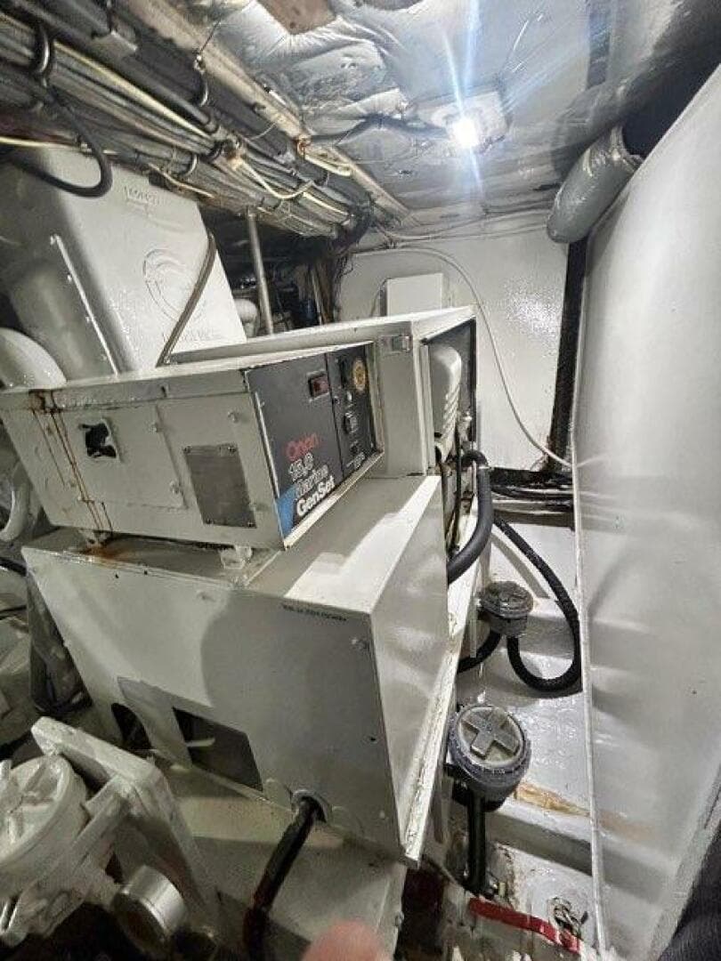 1988 Bertram 54 — photo 77