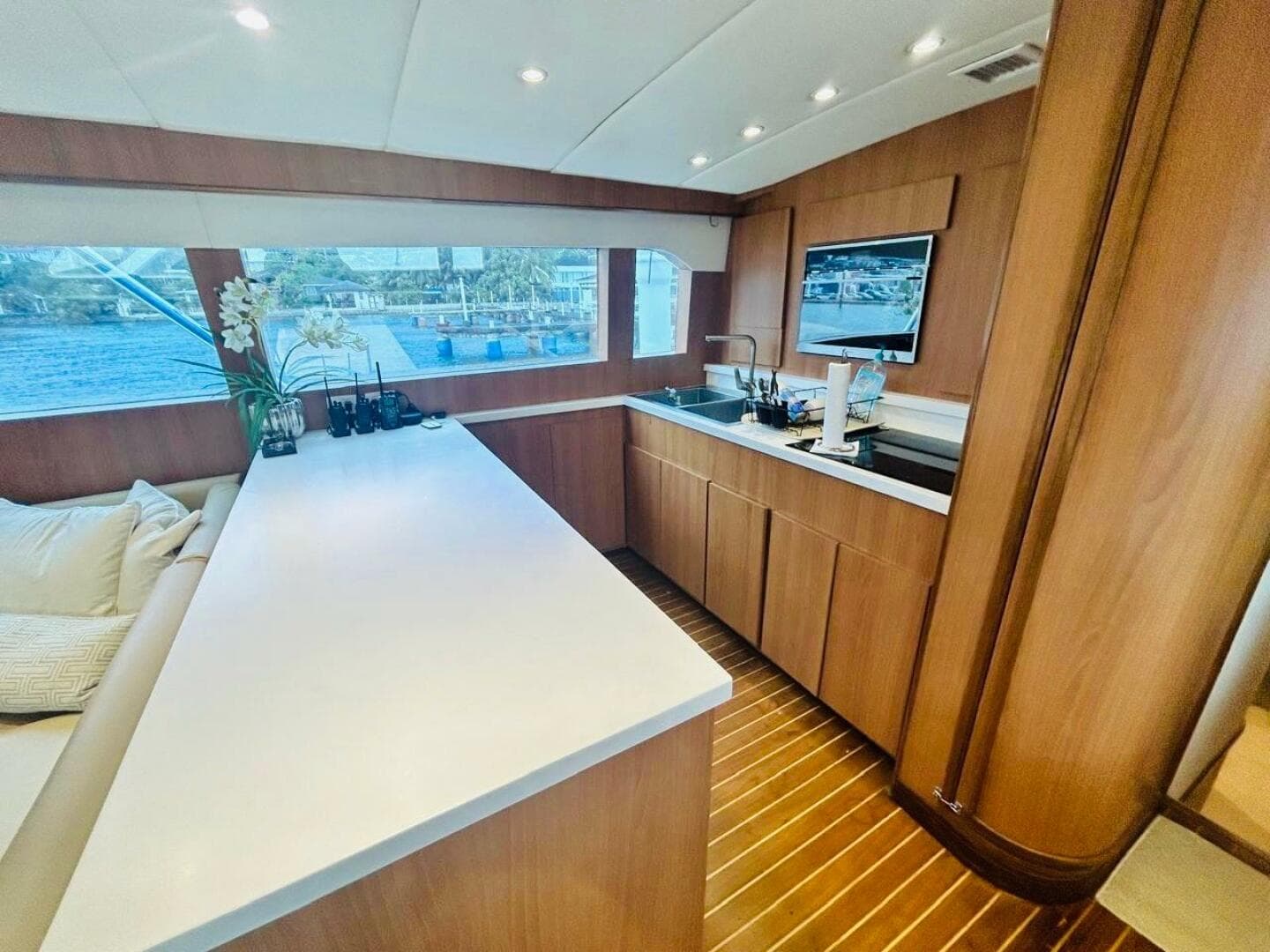 1988 Bertram 54 — photo 58