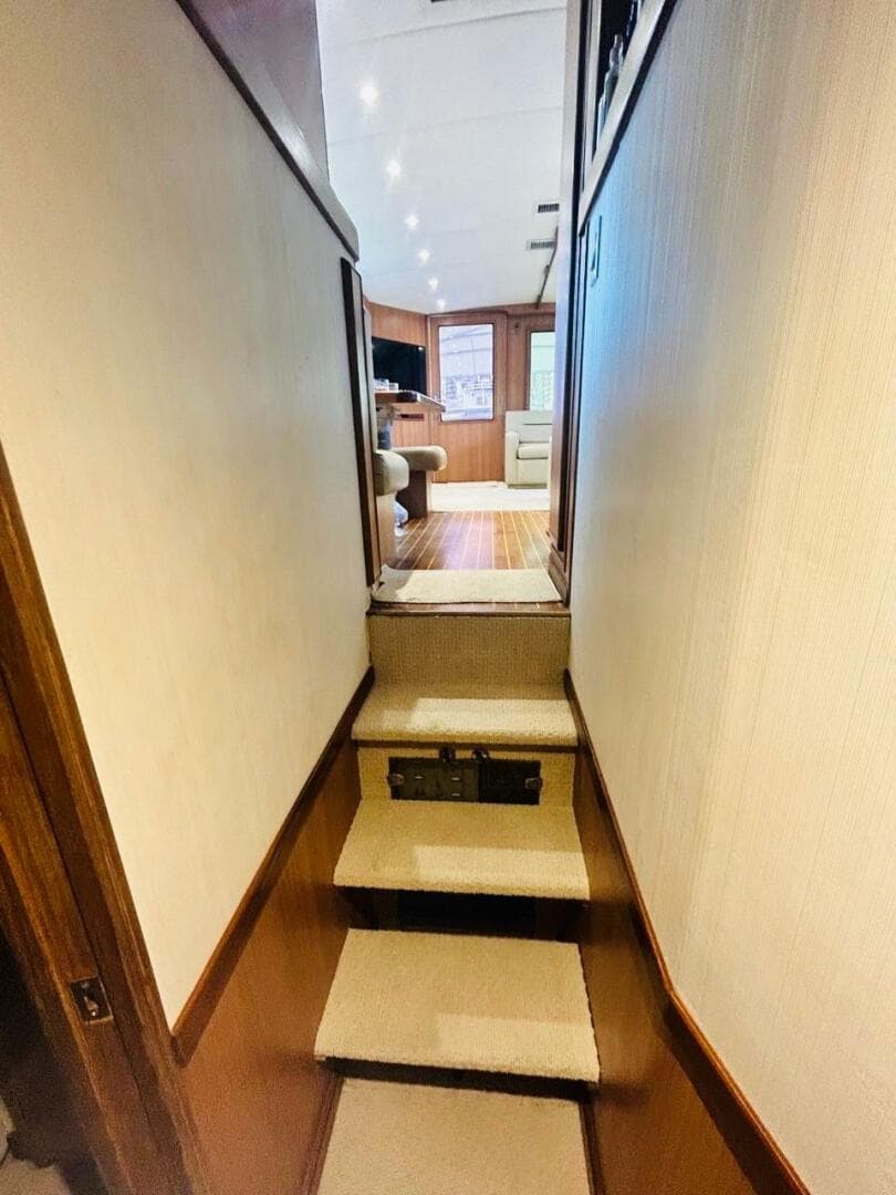 1988 Bertram 54 — photo 16