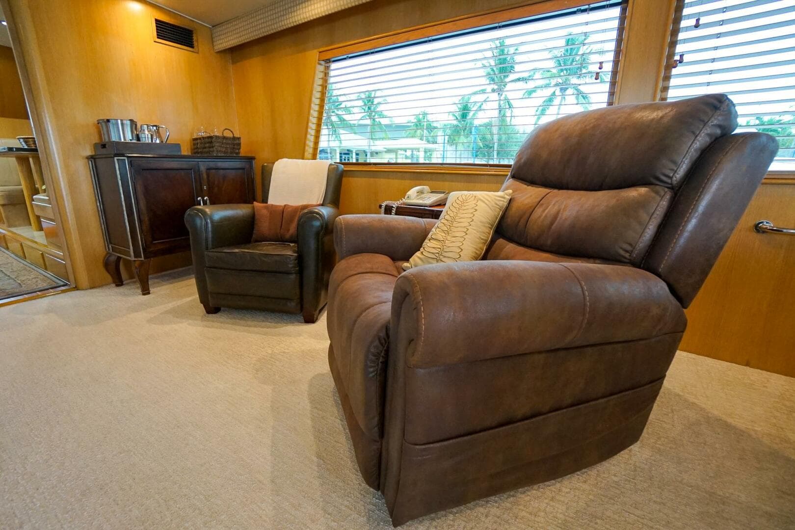 1989 Hatteras 80 Cockpit — photo 54