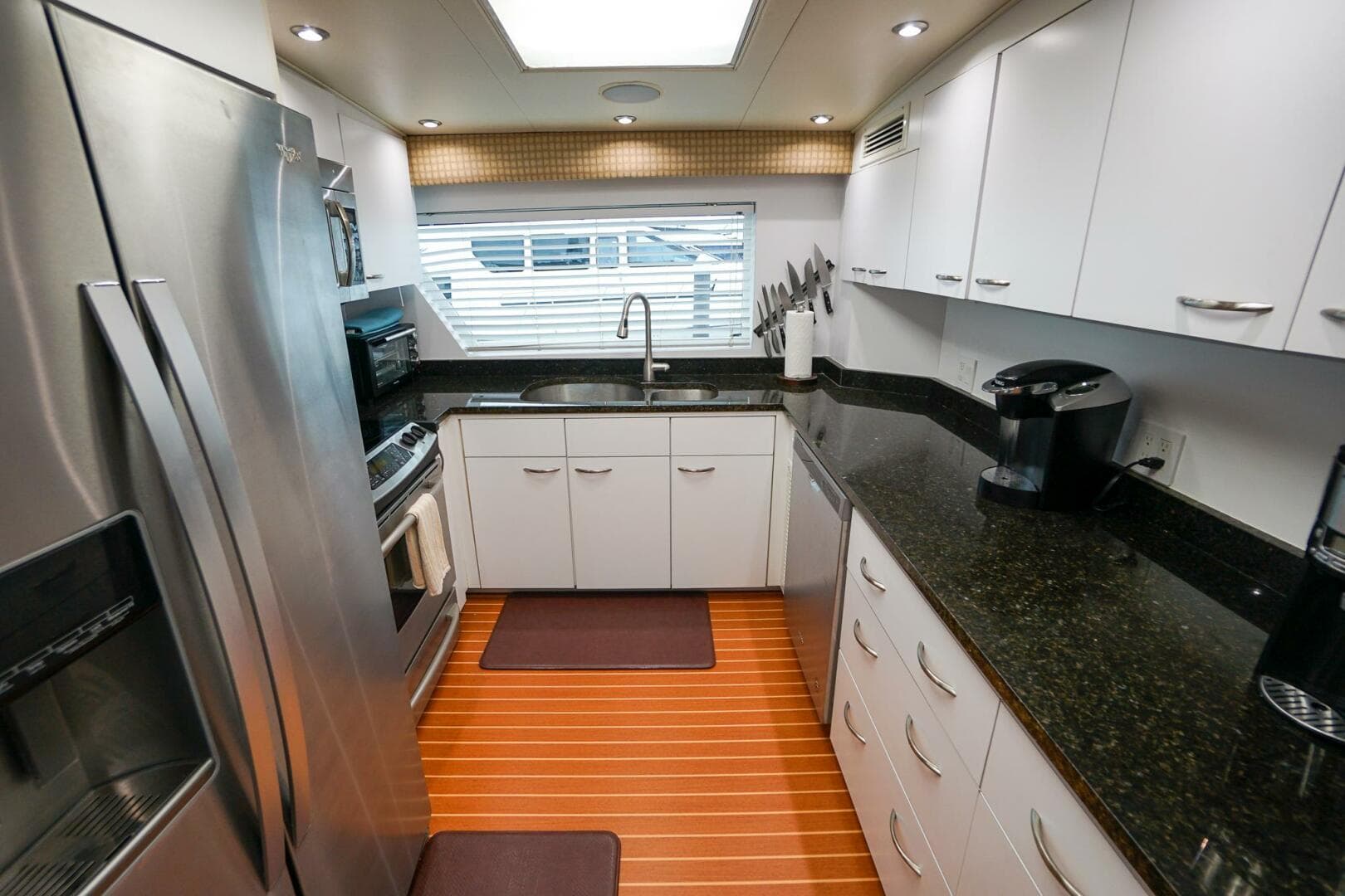 1989 Hatteras 80 Cockpit — photo 48