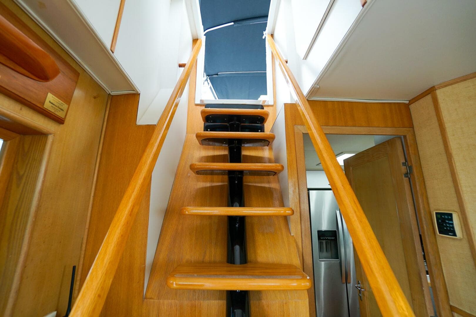 1989 Hatteras 80 Cockpit — photo 38