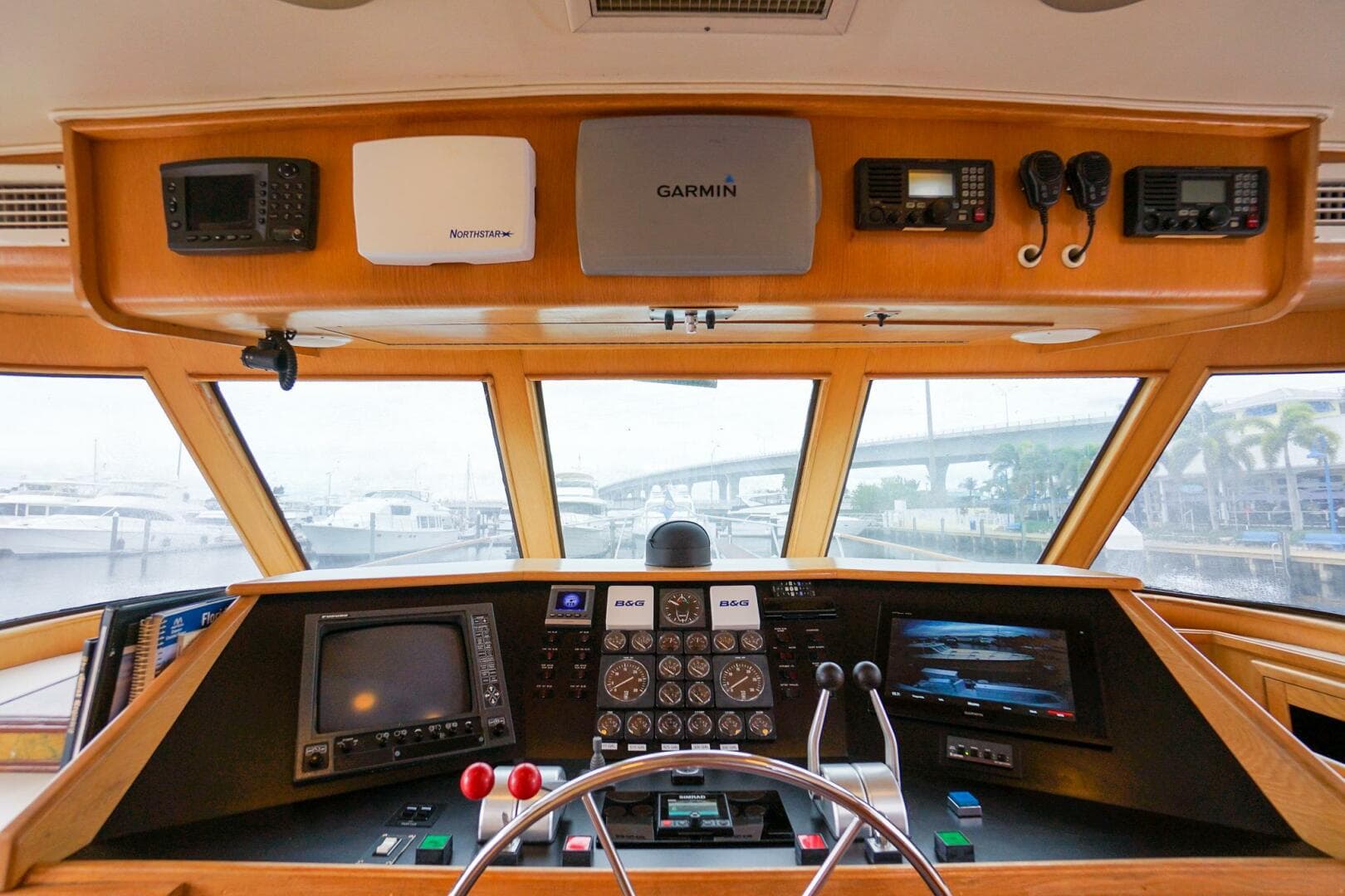 1989 Hatteras 80 Cockpit — photo 35