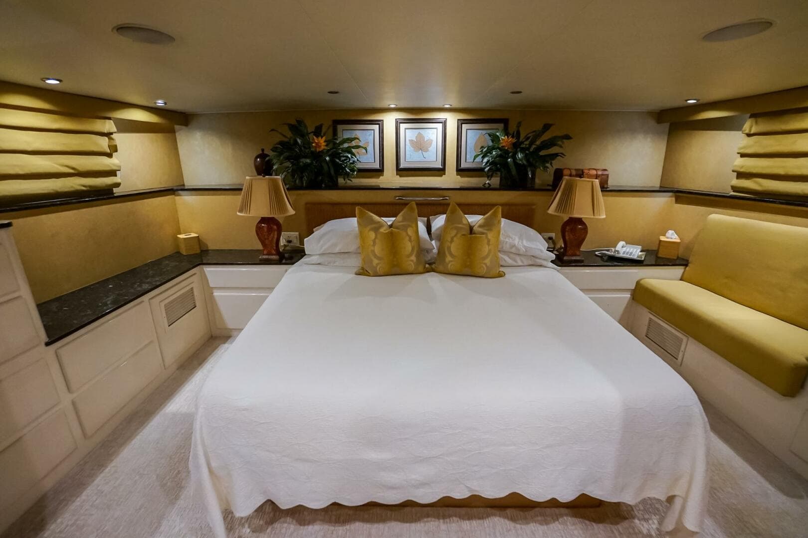 1989 Hatteras 80 Cockpit — photo 18