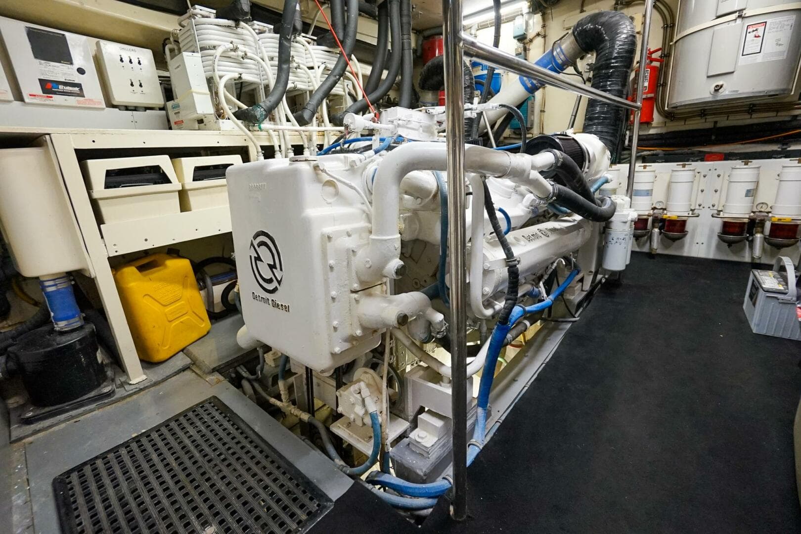 1989 Hatteras 80 Cockpit — photo 56