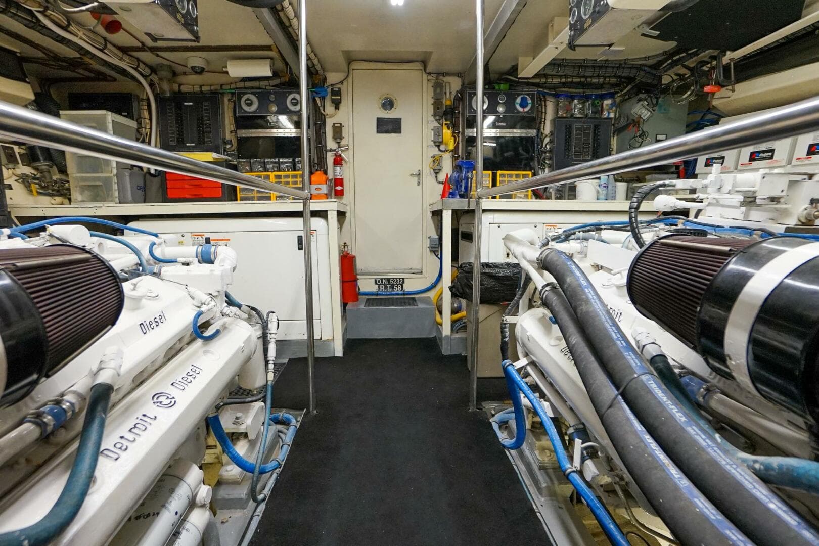 1989 Hatteras 80 Cockpit — photo 59