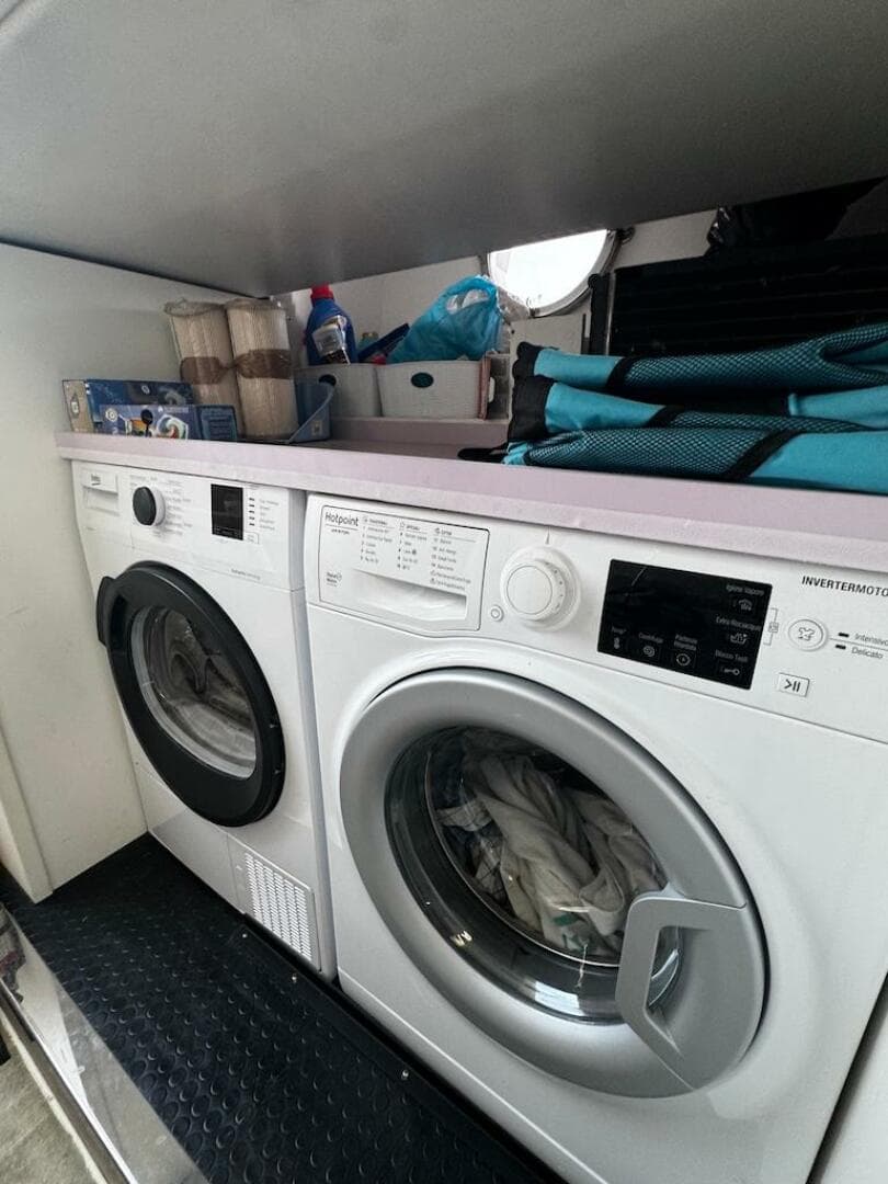 2009 Aicon 64 — photo 37