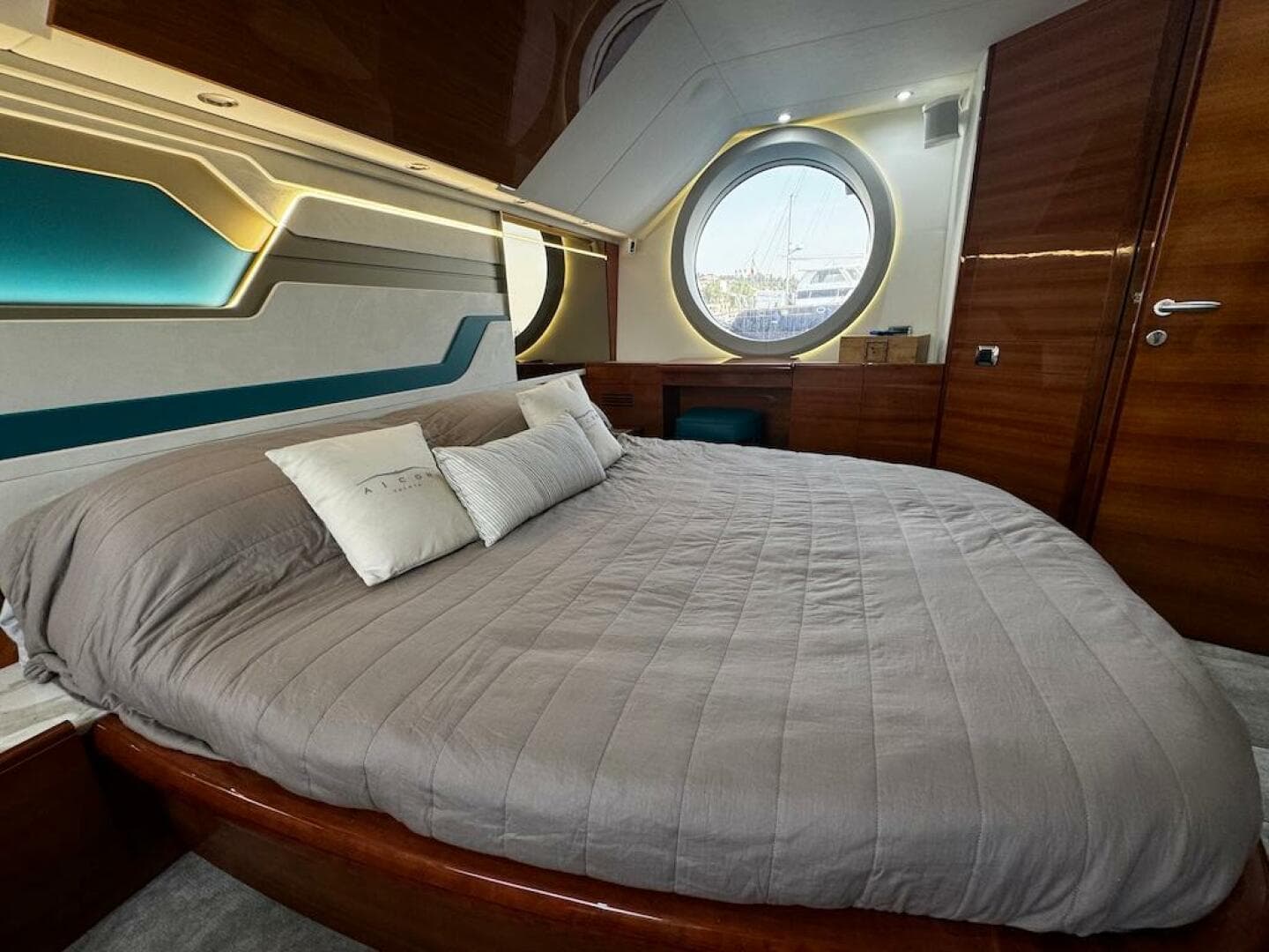 2009 Aicon 64 — photo 72