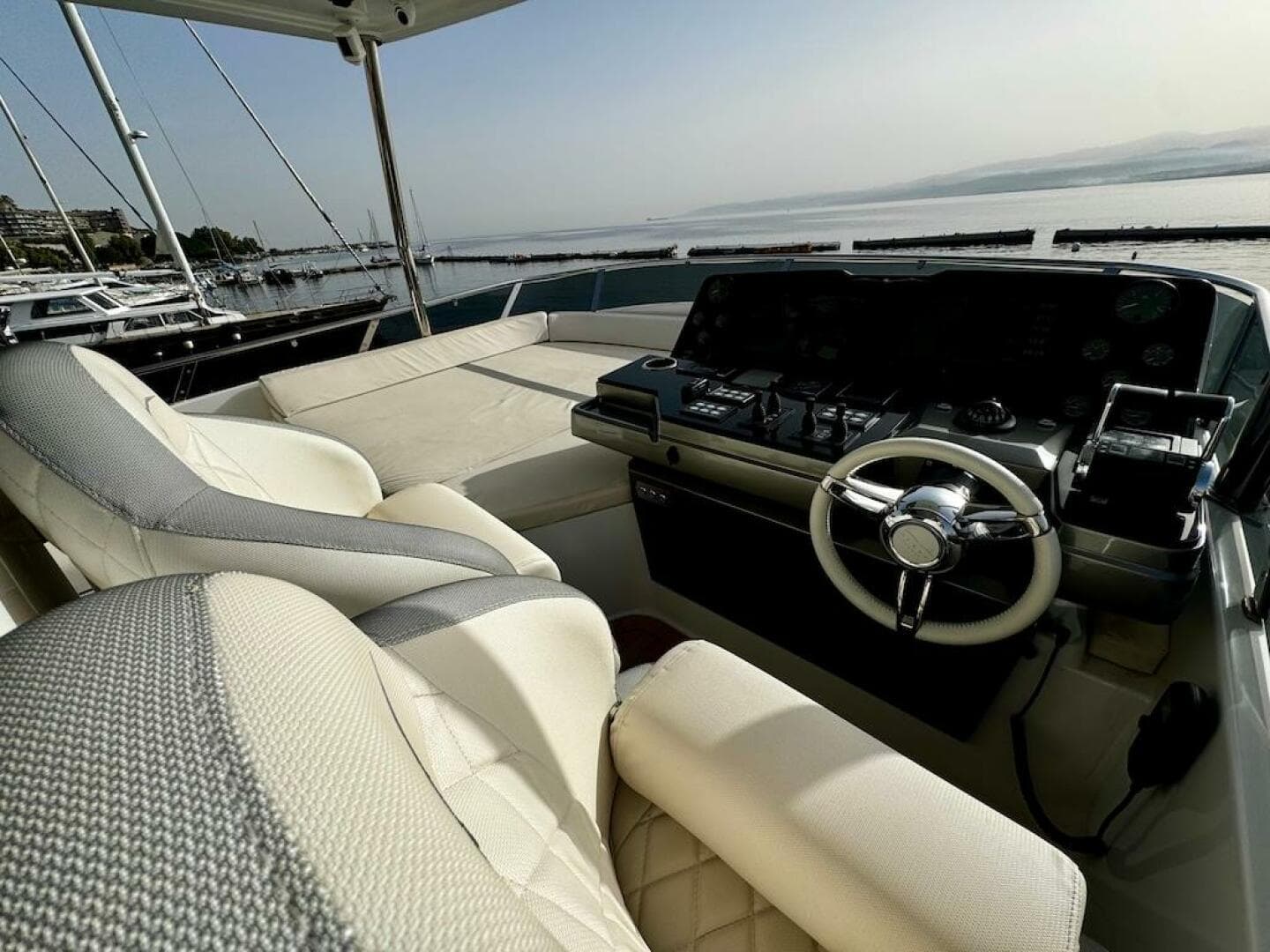 2009 Aicon 64 — photo 21