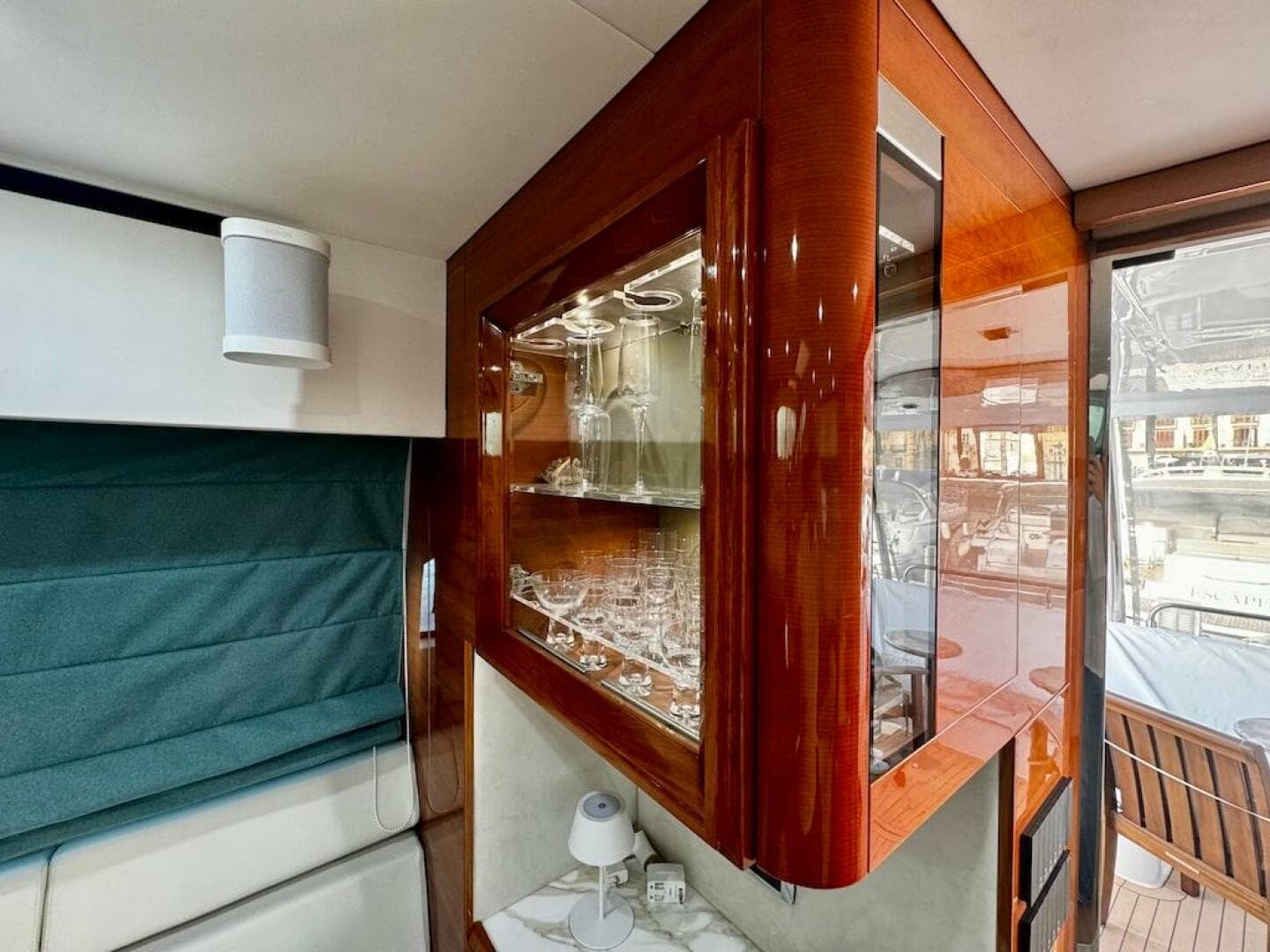 2009 Aicon 64 — photo 101