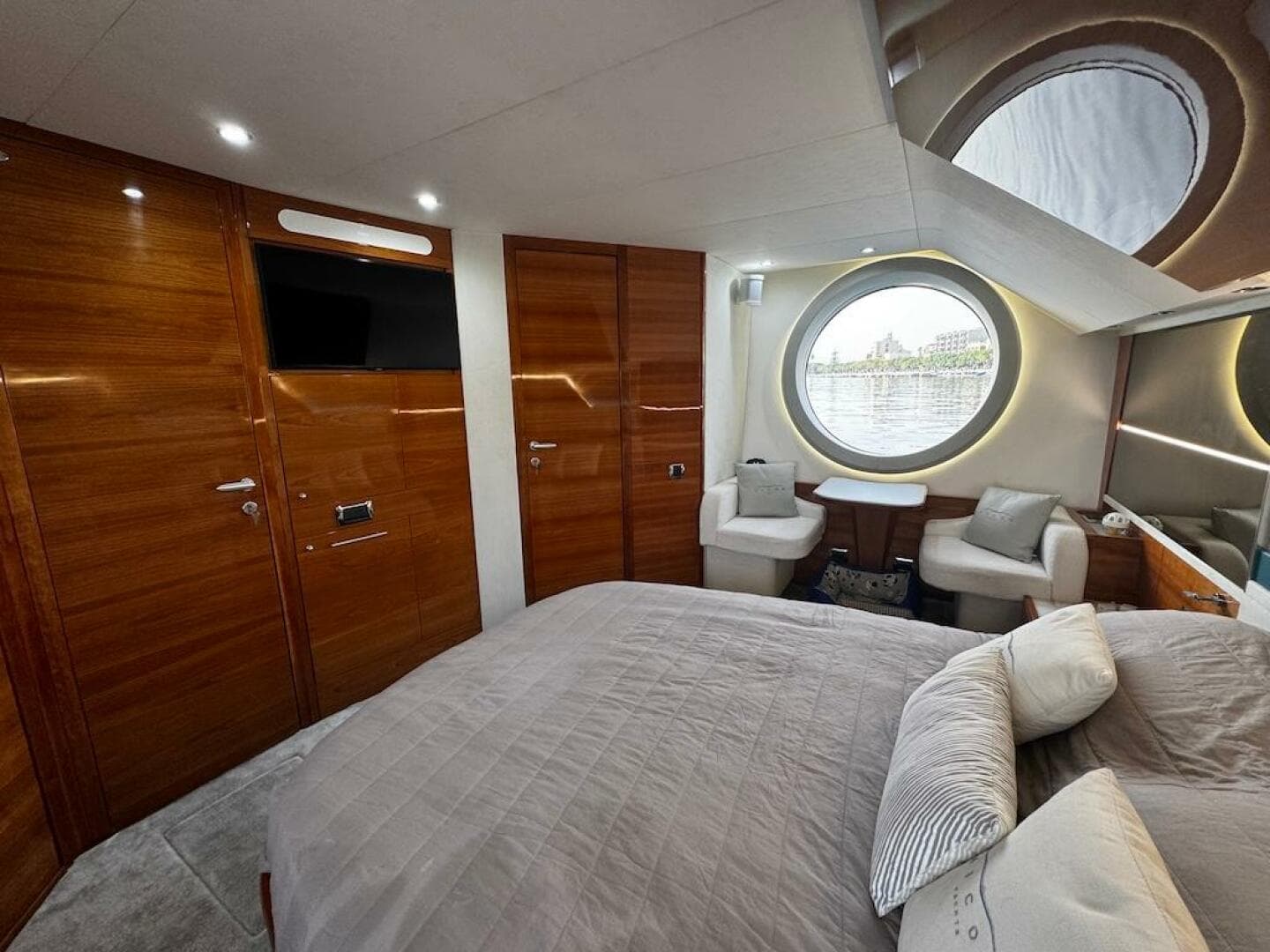 2009 Aicon 64 — photo 70