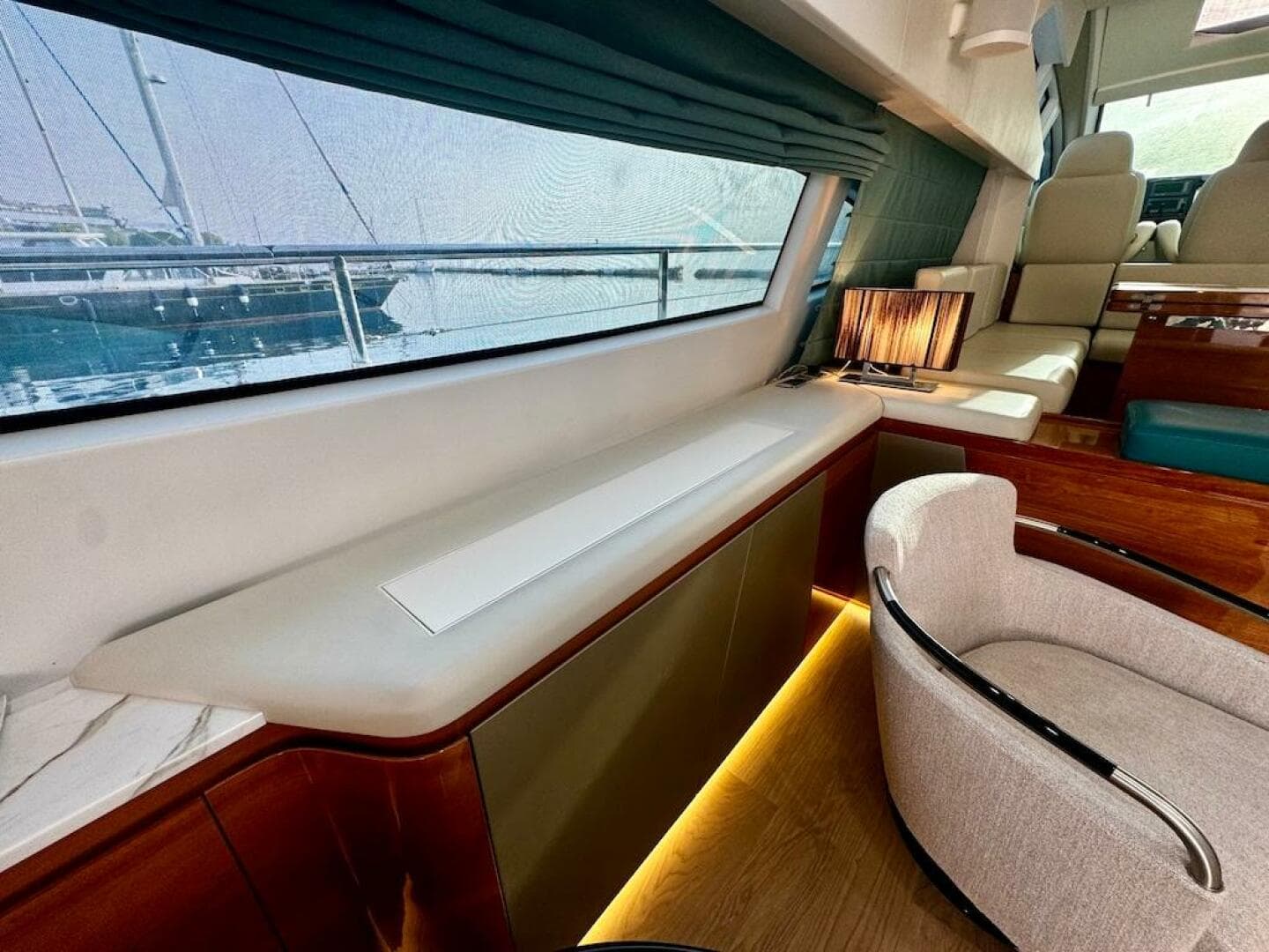 2009 Aicon 64 — photo 106